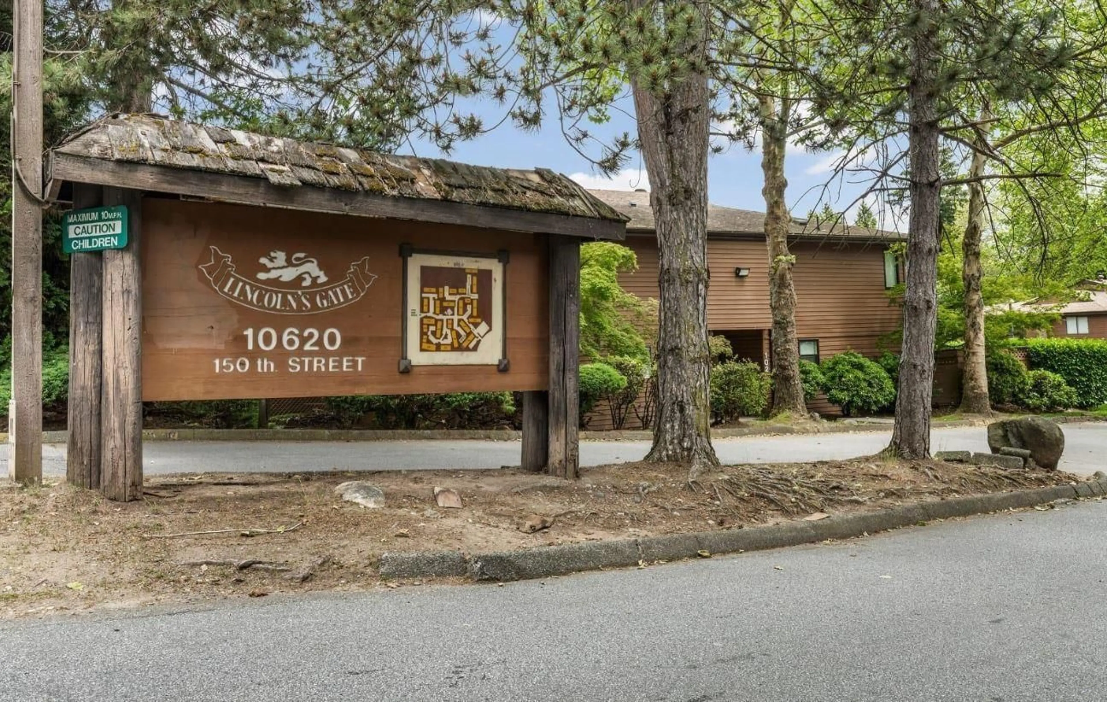Patio, street for 1712 - 10620 150, Surrey British Columbia V3R7K2