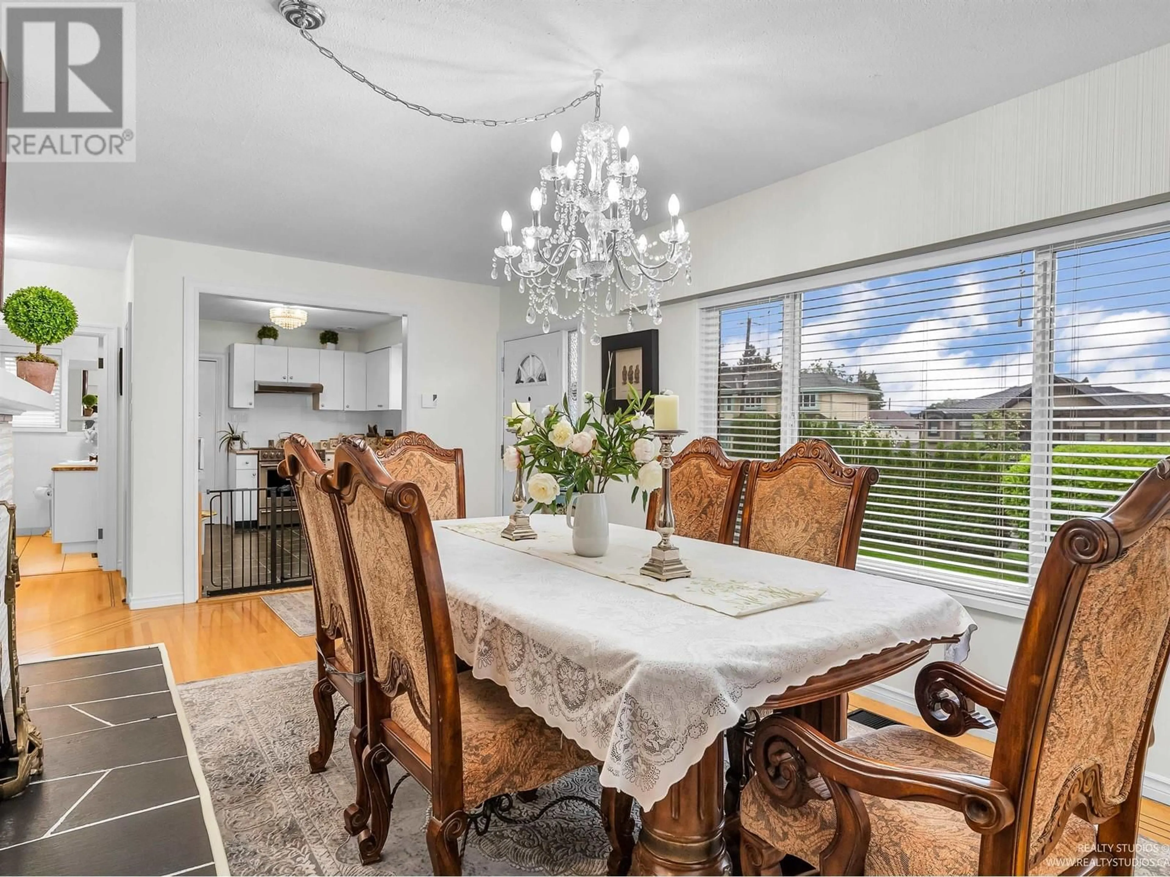 Dining room, unknown for 7774 BERKLEY STREET, Burnaby British Columbia V5E2J7