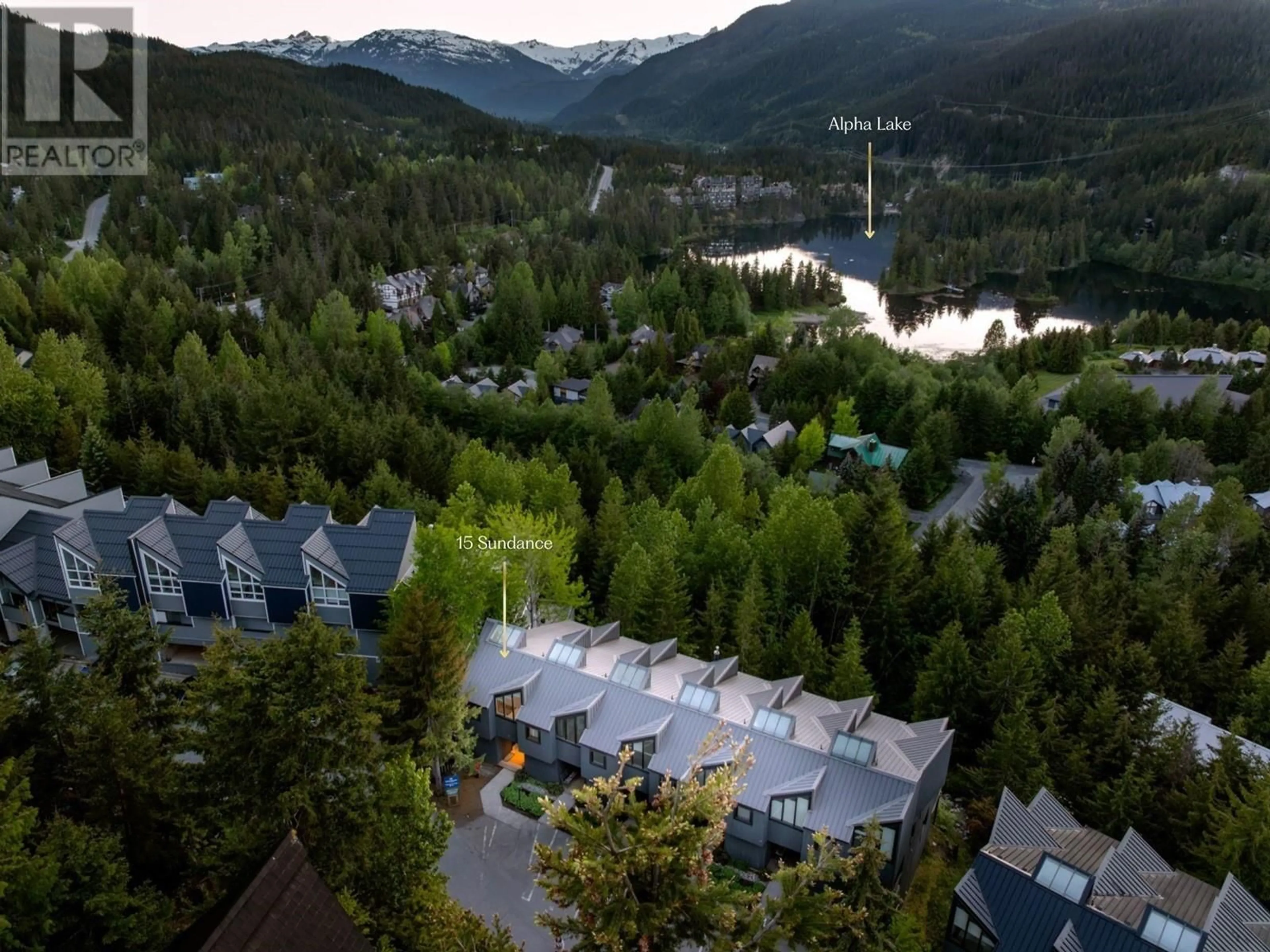 A pic from outside/outdoor area/front of a property/back of a property/a pic from drone, mountain view for 15 - 2221 GONDOLA WAY, Whistler British Columbia V8E0M8