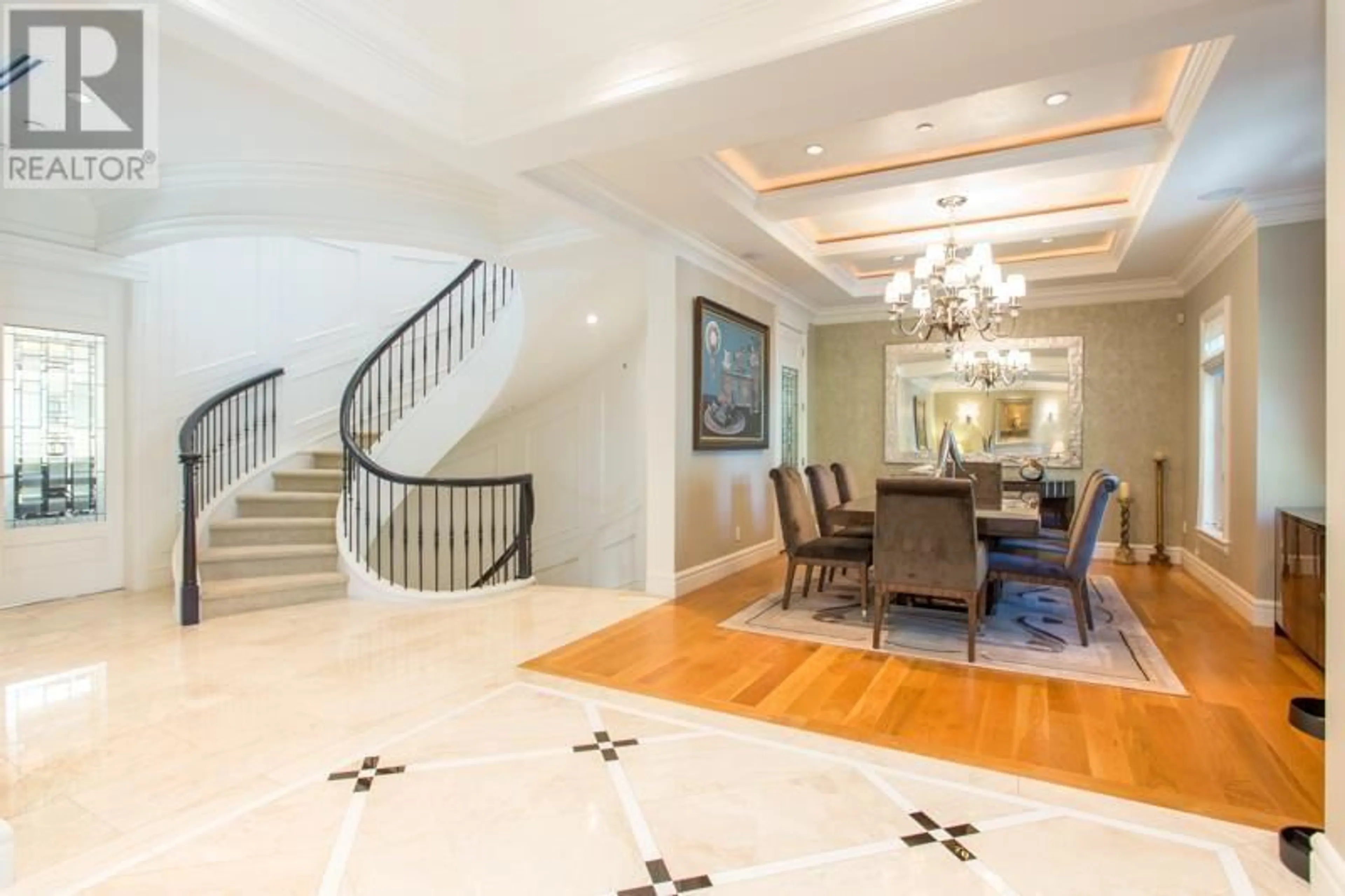Indoor foyer for 4416 11TH AVENUE, Vancouver British Columbia V6R2M3
