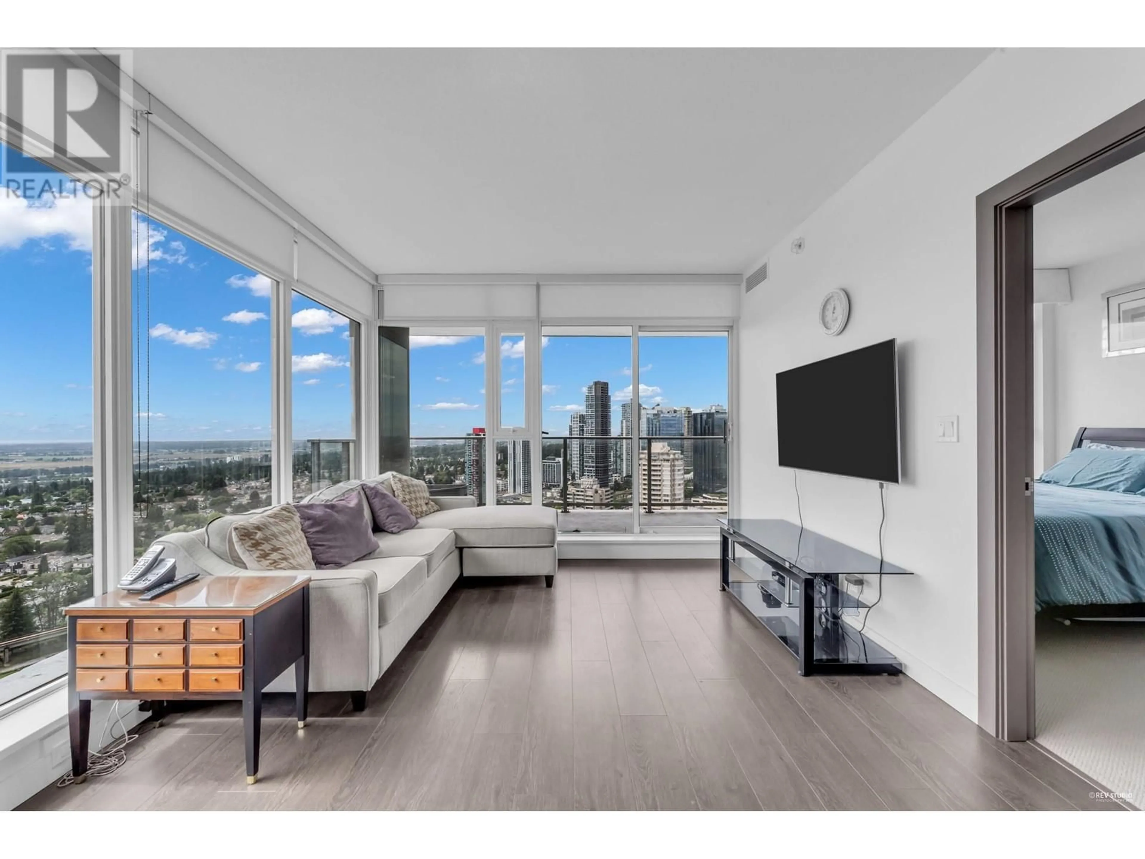 Living room with furniture, wood/laminate floor for 3703 - 6538 NELSON AVENUE, Burnaby British Columbia V5H0G5