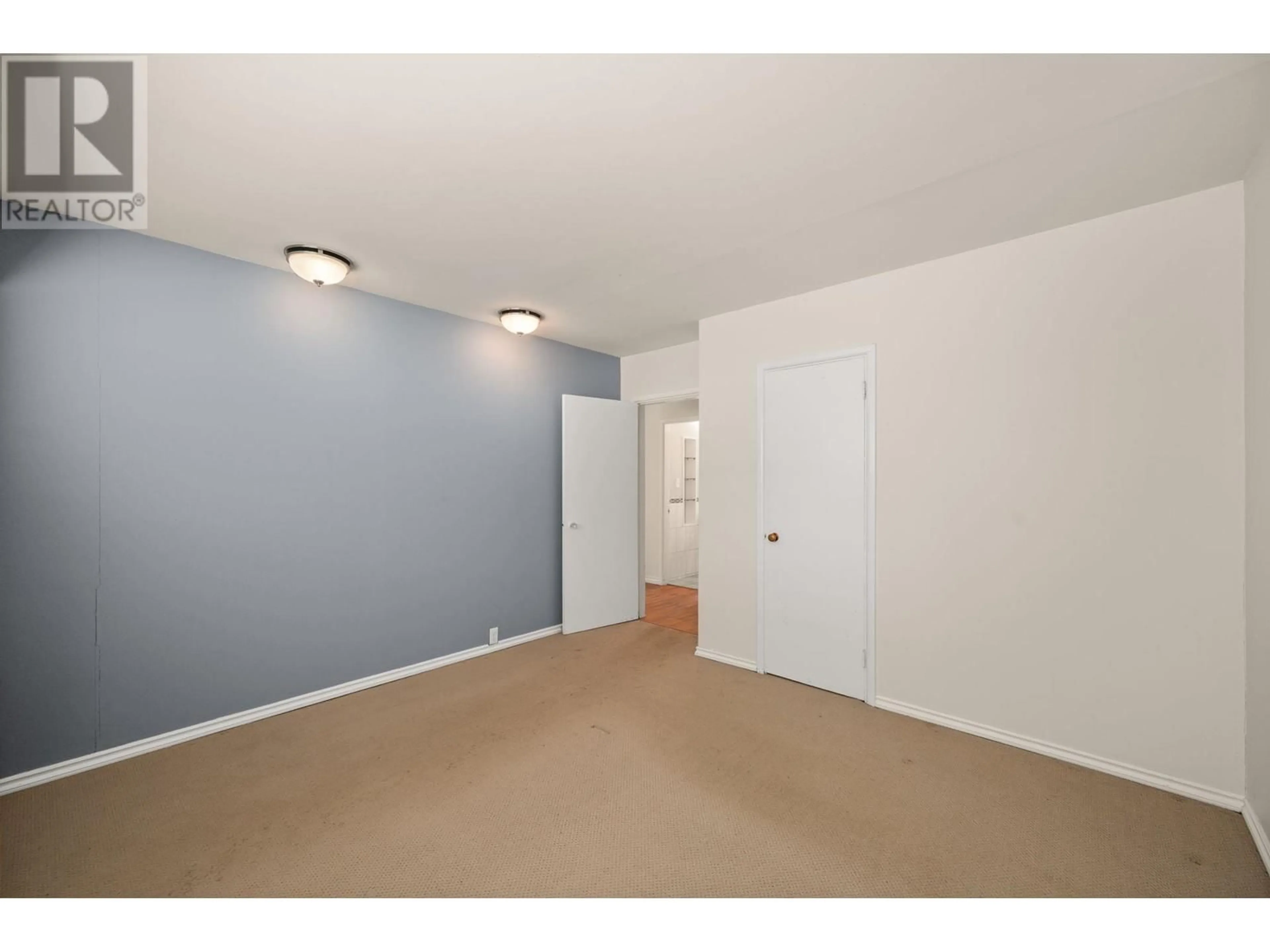A pic of a room for 765 LYNN VALLEY ROAD, North Vancouver British Columbia V7J1Z5