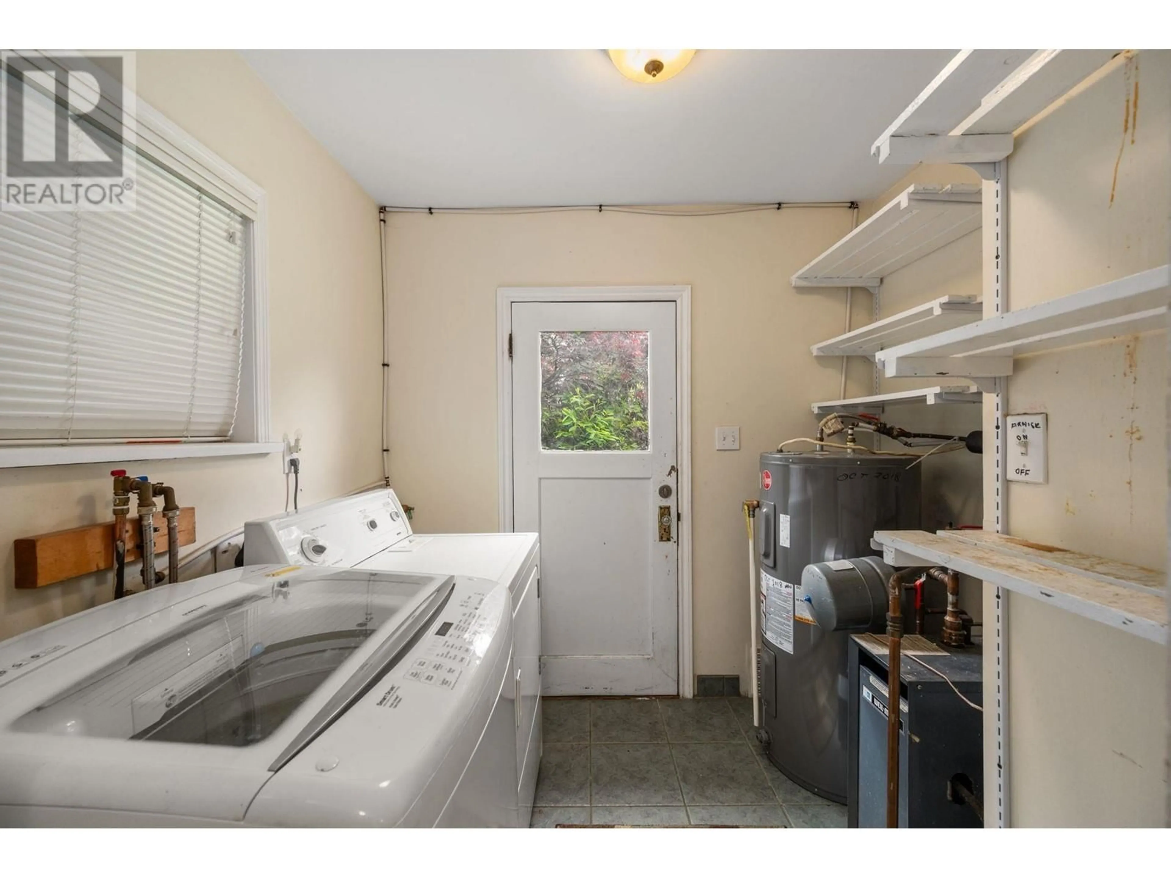 Unknown for 765 LYNN VALLEY ROAD, North Vancouver British Columbia V7J1Z5