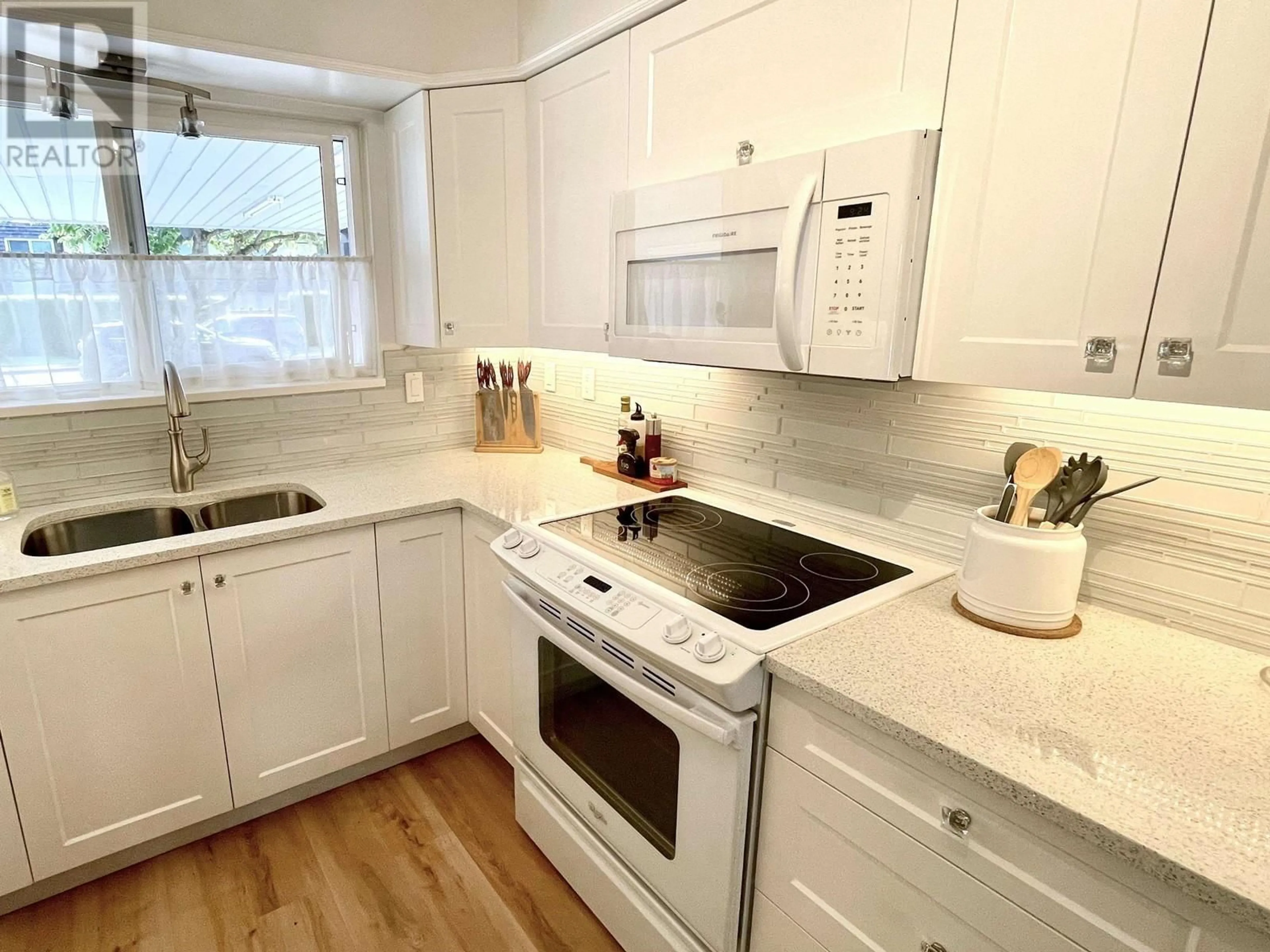 Standard kitchen, ceramic/tile floor for 9351 RYAN CRESCENT, Richmond British Columbia V7A2H1
