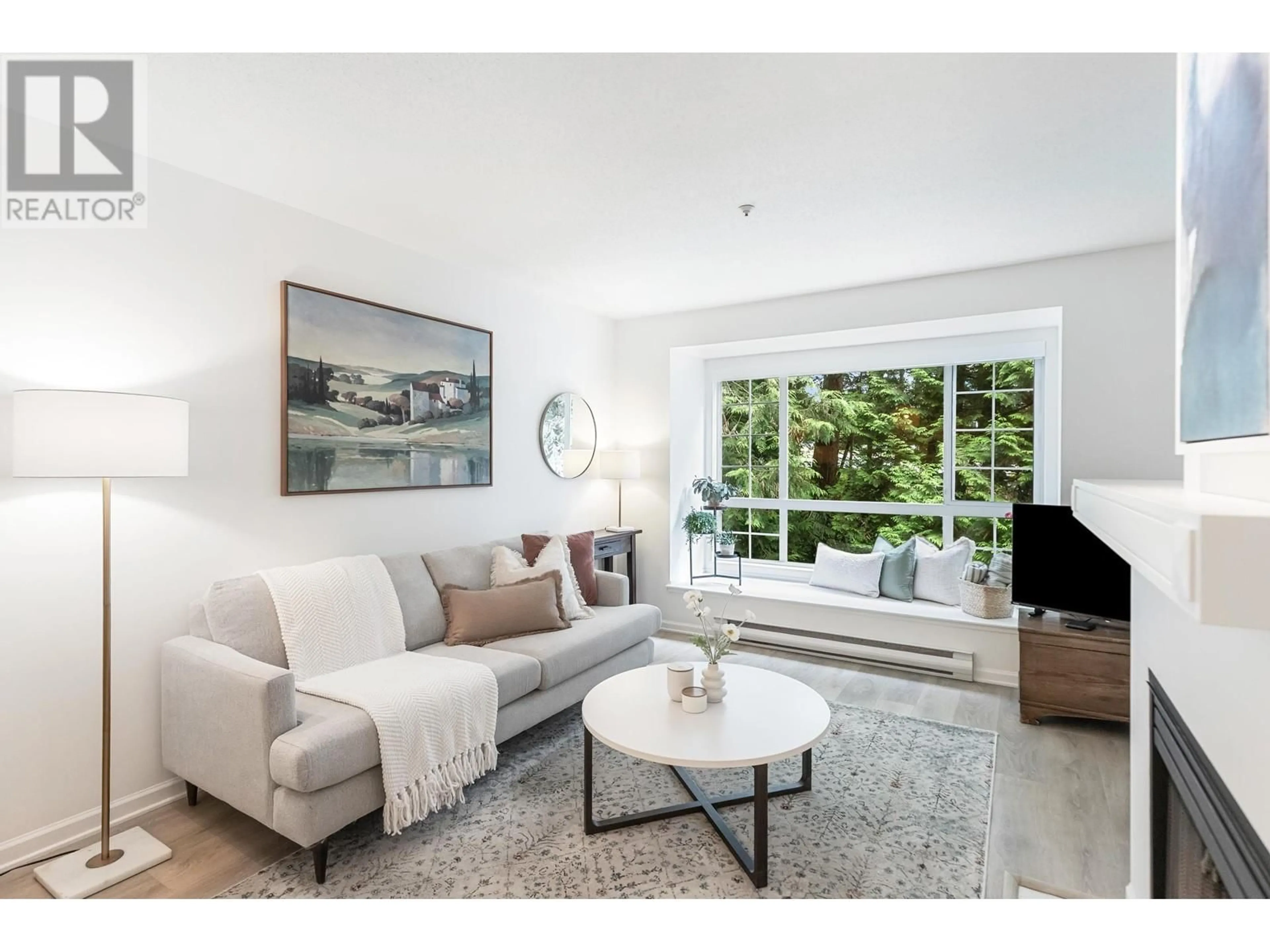 Living room with furniture, unknown for 231 - 1252 TOWN CENTRE BOULEVARD, Coquitlam British Columbia V3B7R7