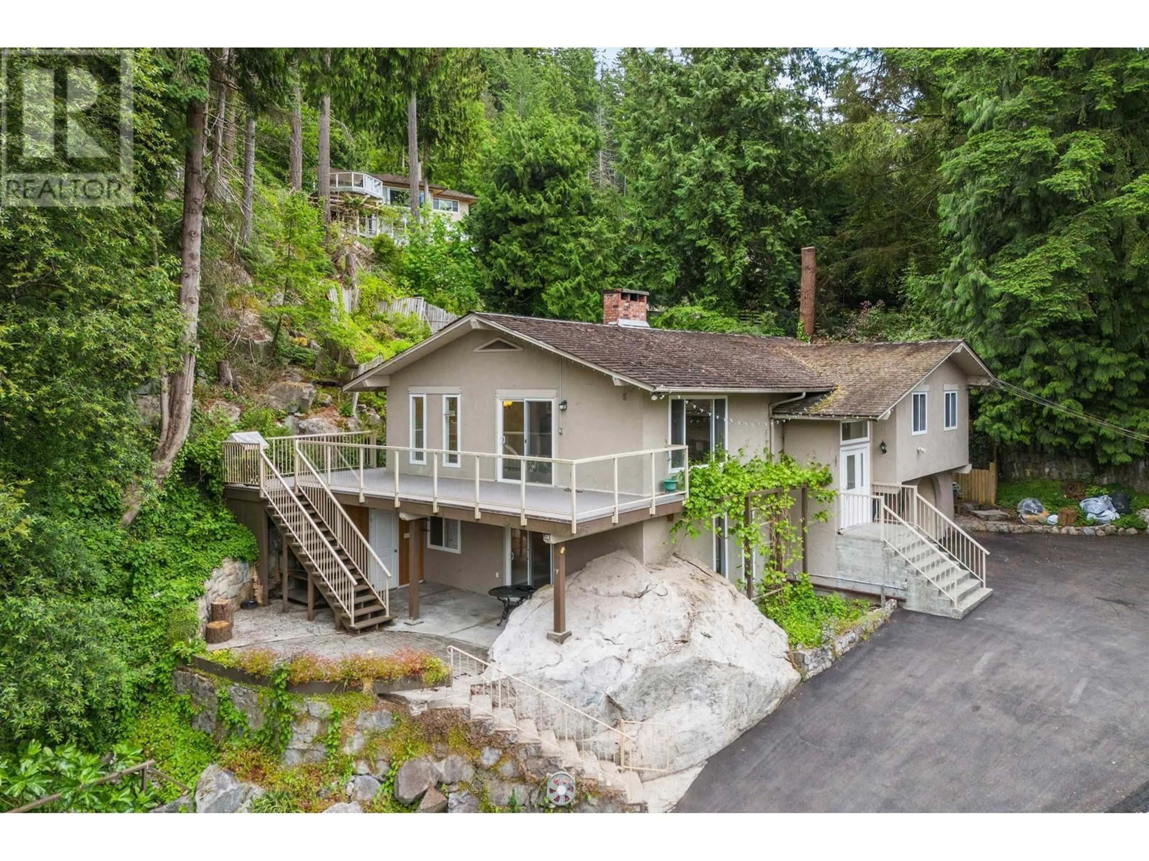 A pic from outside/outdoor area/front of a property/back of a property/a pic from drone, unknown for 3849 BAYRIDGE AVENUE, West Vancouver British Columbia V7V3J3