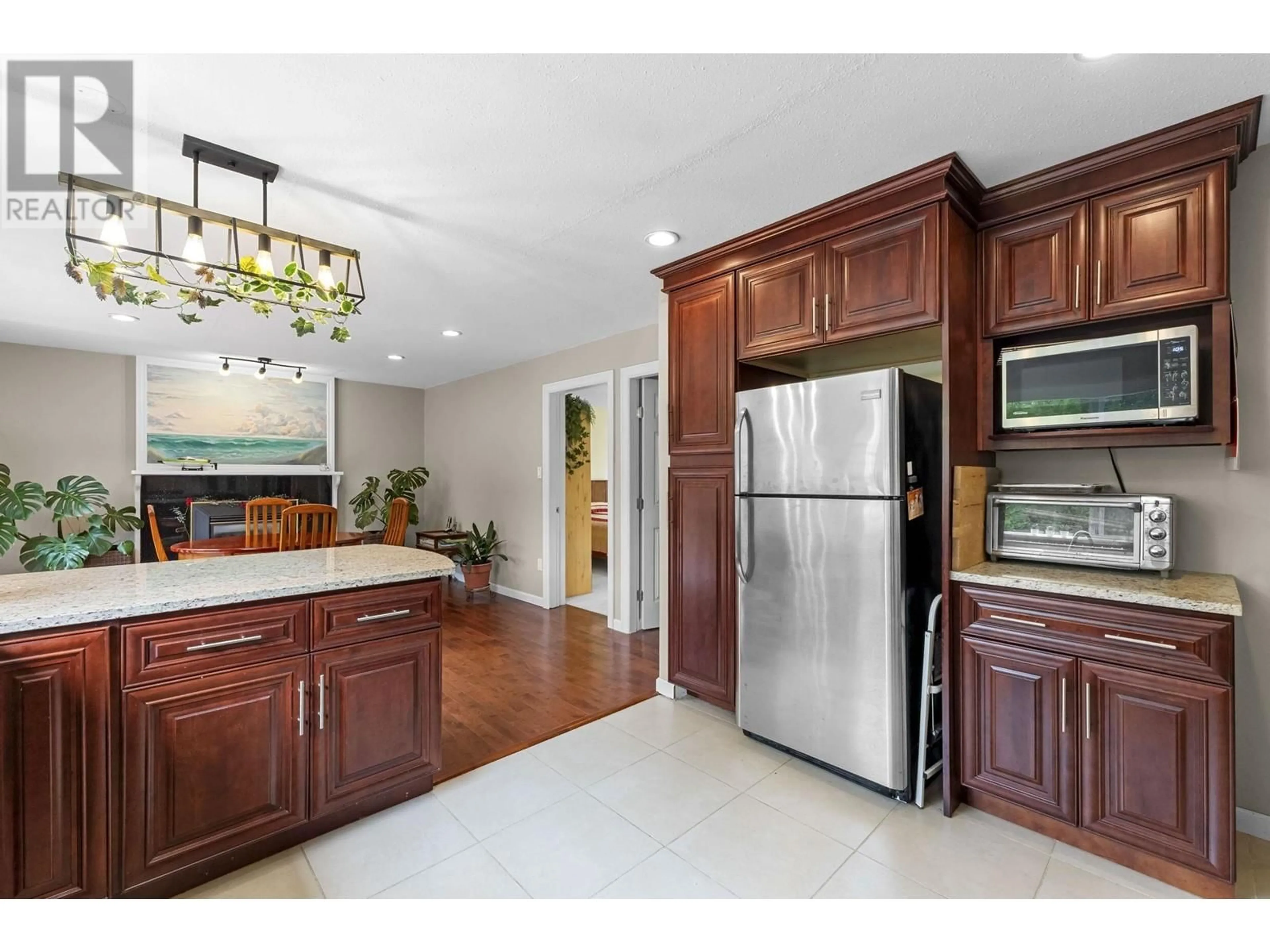 Open concept kitchen, ceramic/tile floor for 3280 PORTVIEW PLACE, Port Moody British Columbia V3H2L3