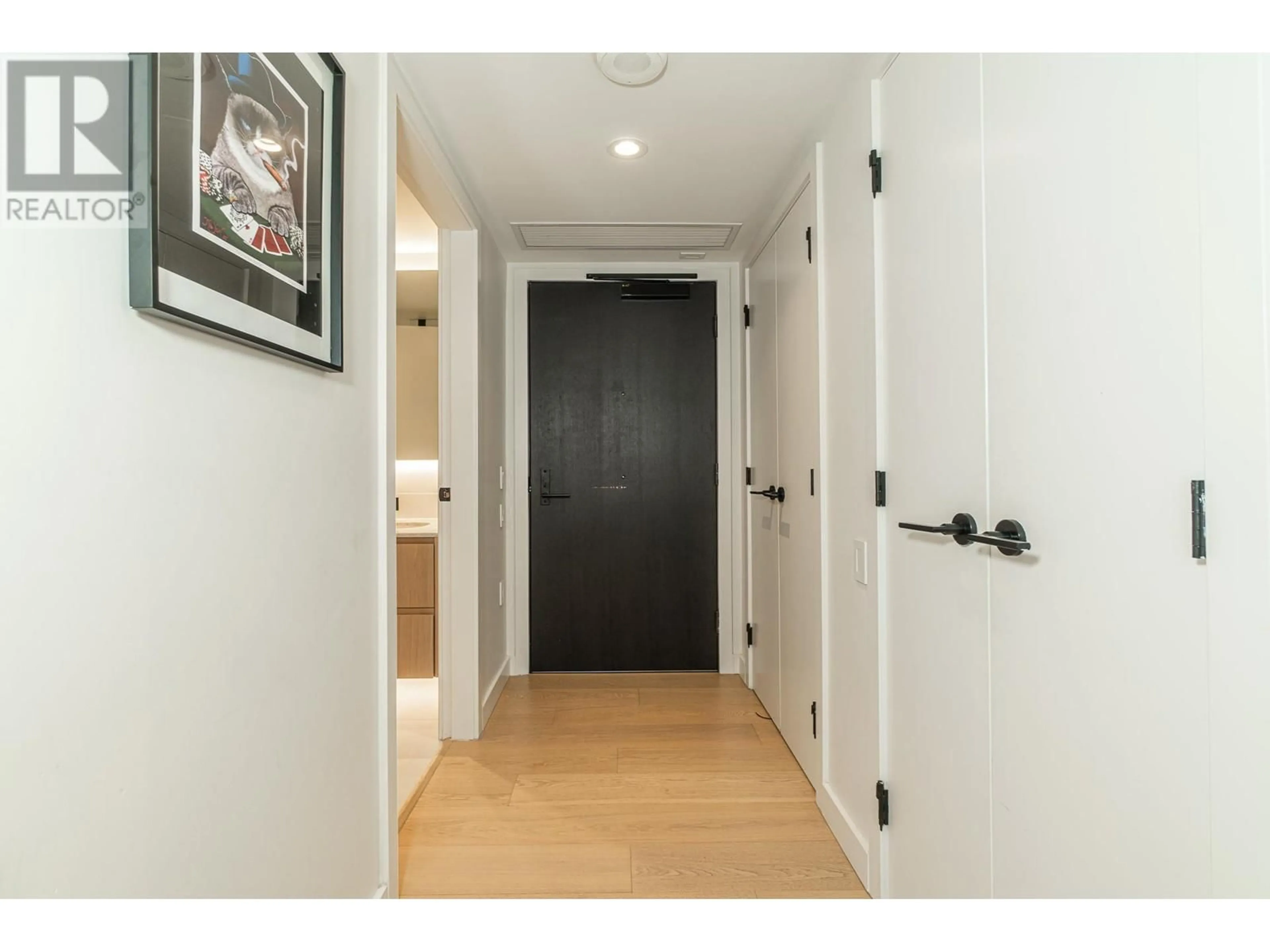 Indoor entryway for 505 - 1180 BROUGHTON STREET, Vancouver British Columbia V6G2B1
