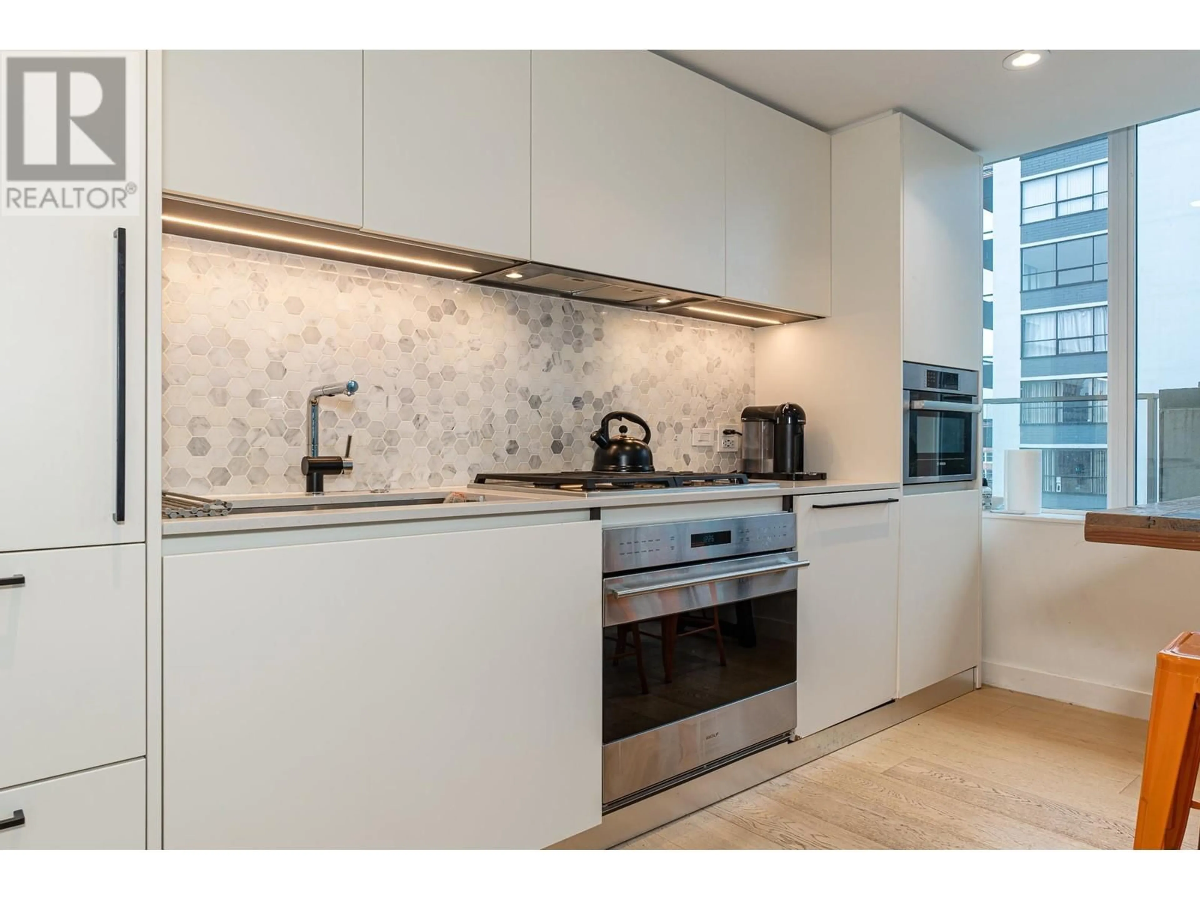 Standard kitchen, ceramic/tile floor for 505 - 1180 BROUGHTON STREET, Vancouver British Columbia V6G2B1