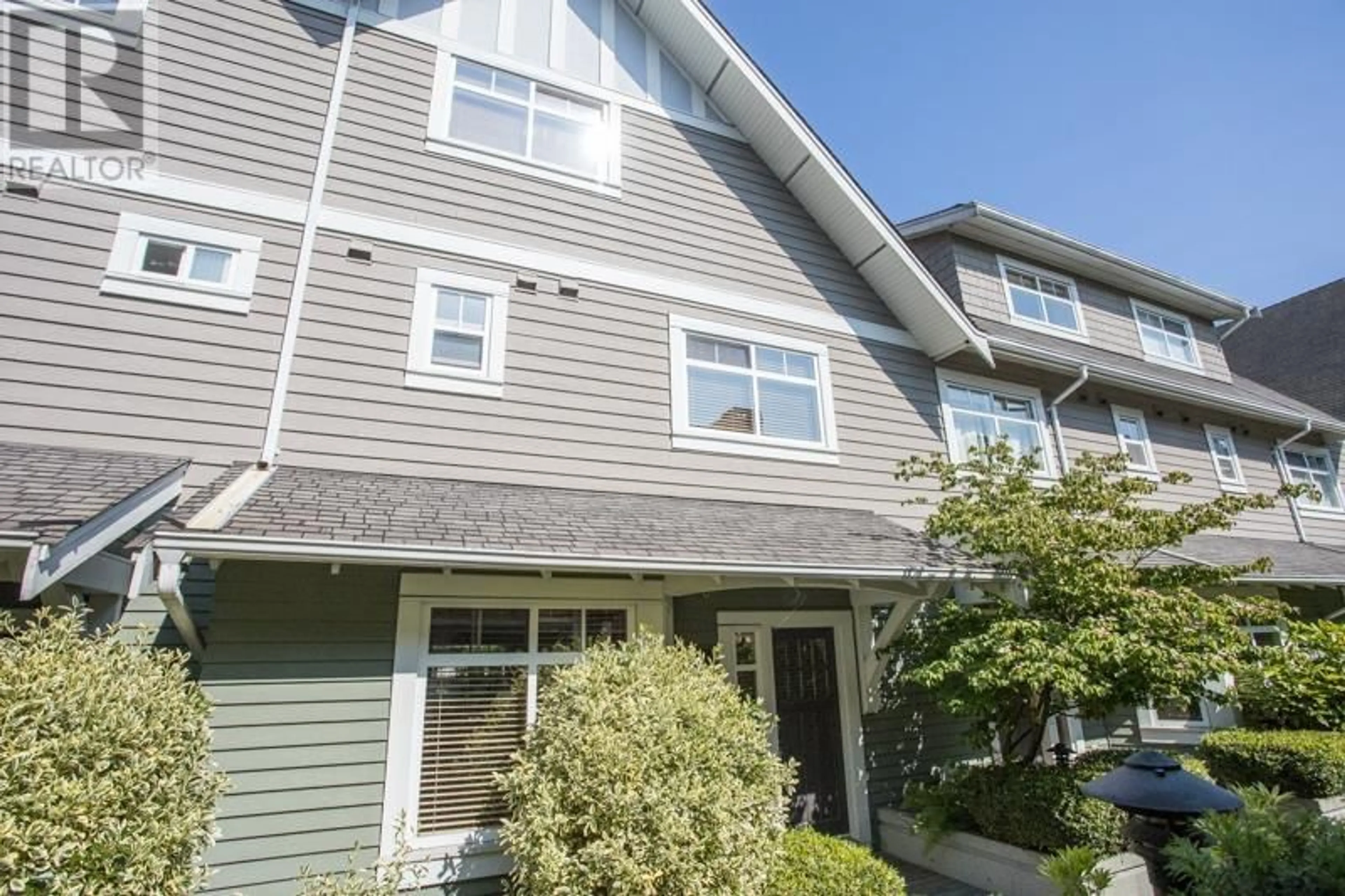 Home with vinyl exterior material, street for 5428 LARCH STREET, Vancouver British Columbia V6M4C8