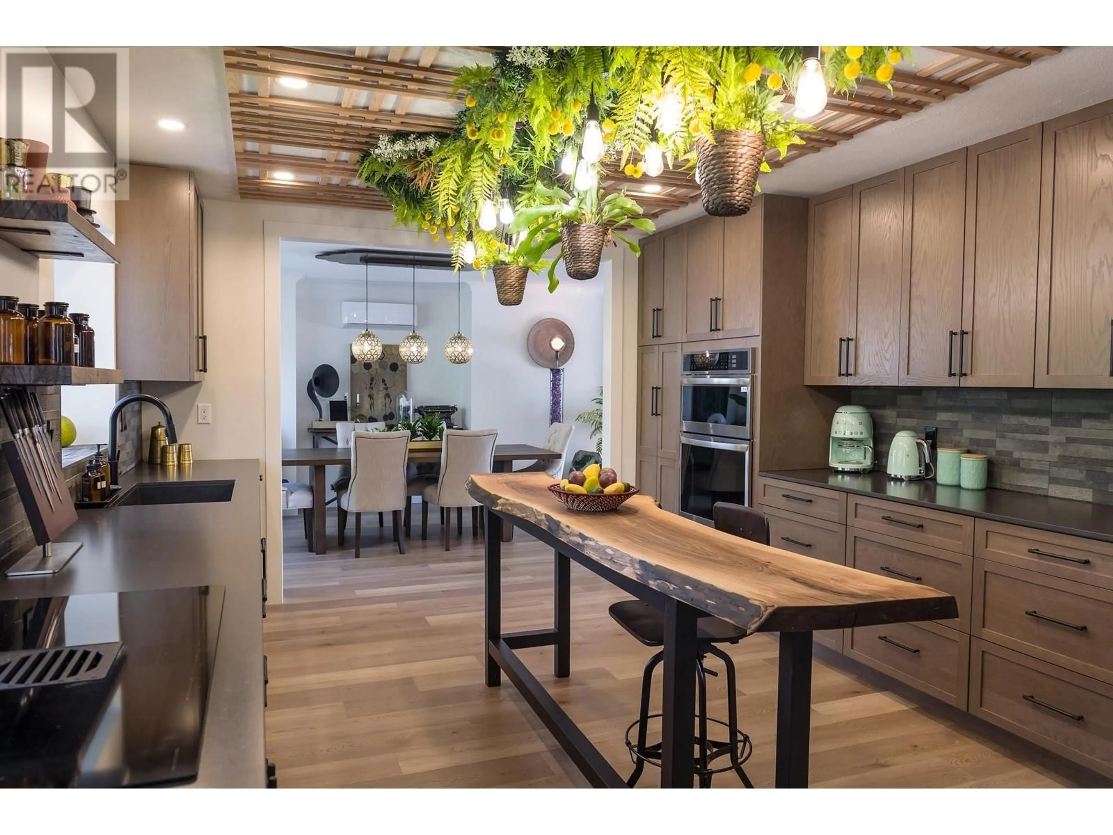 Open concept kitchen, wood/laminate floor for 955 MOODY COURT, Port Coquitlam British Columbia V3C5J4