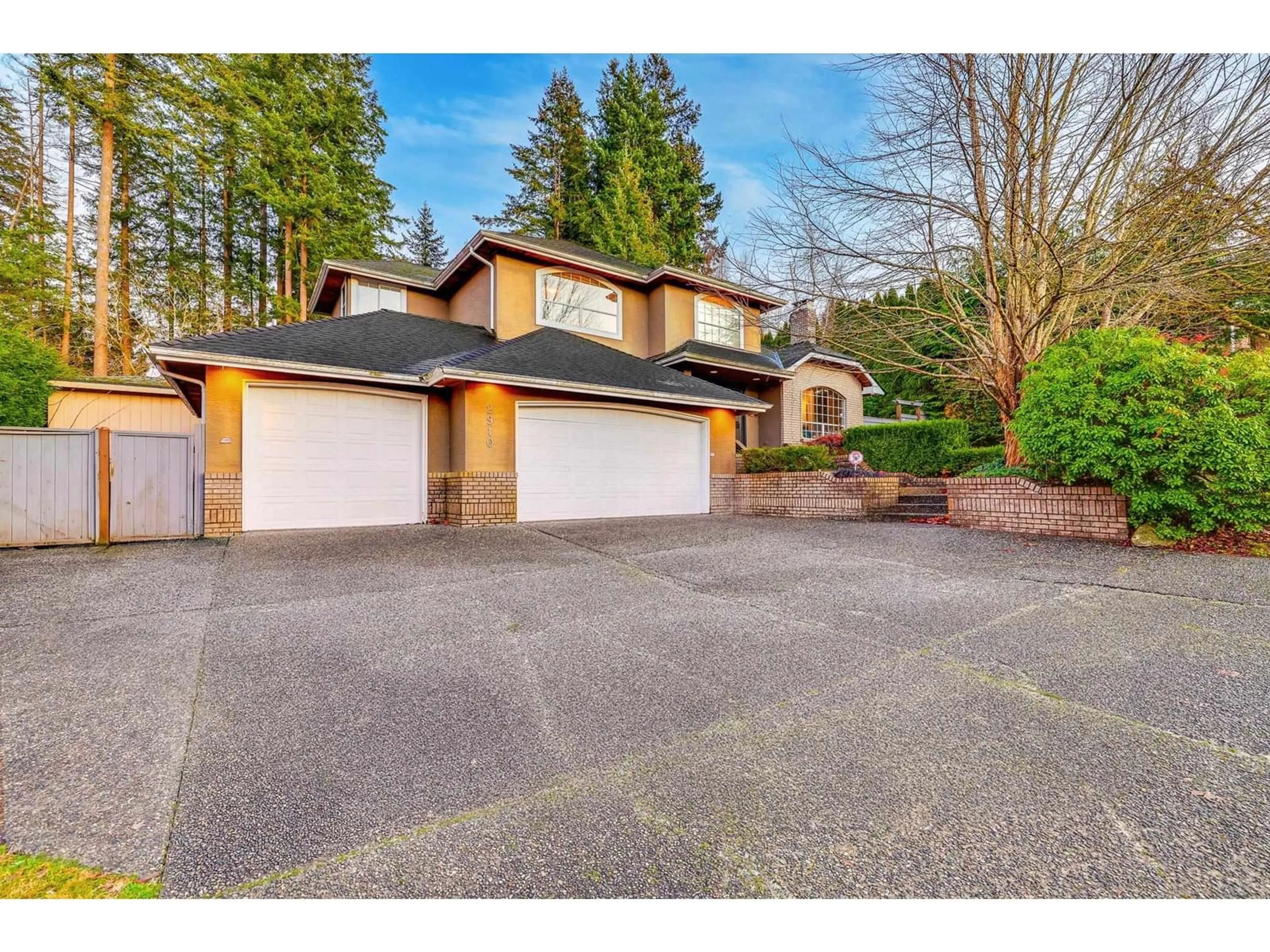 A pic from outside/outdoor area/front of a property/back of a property/a pic from drone, street for 2910 145A, Surrey British Columbia V4P1P7