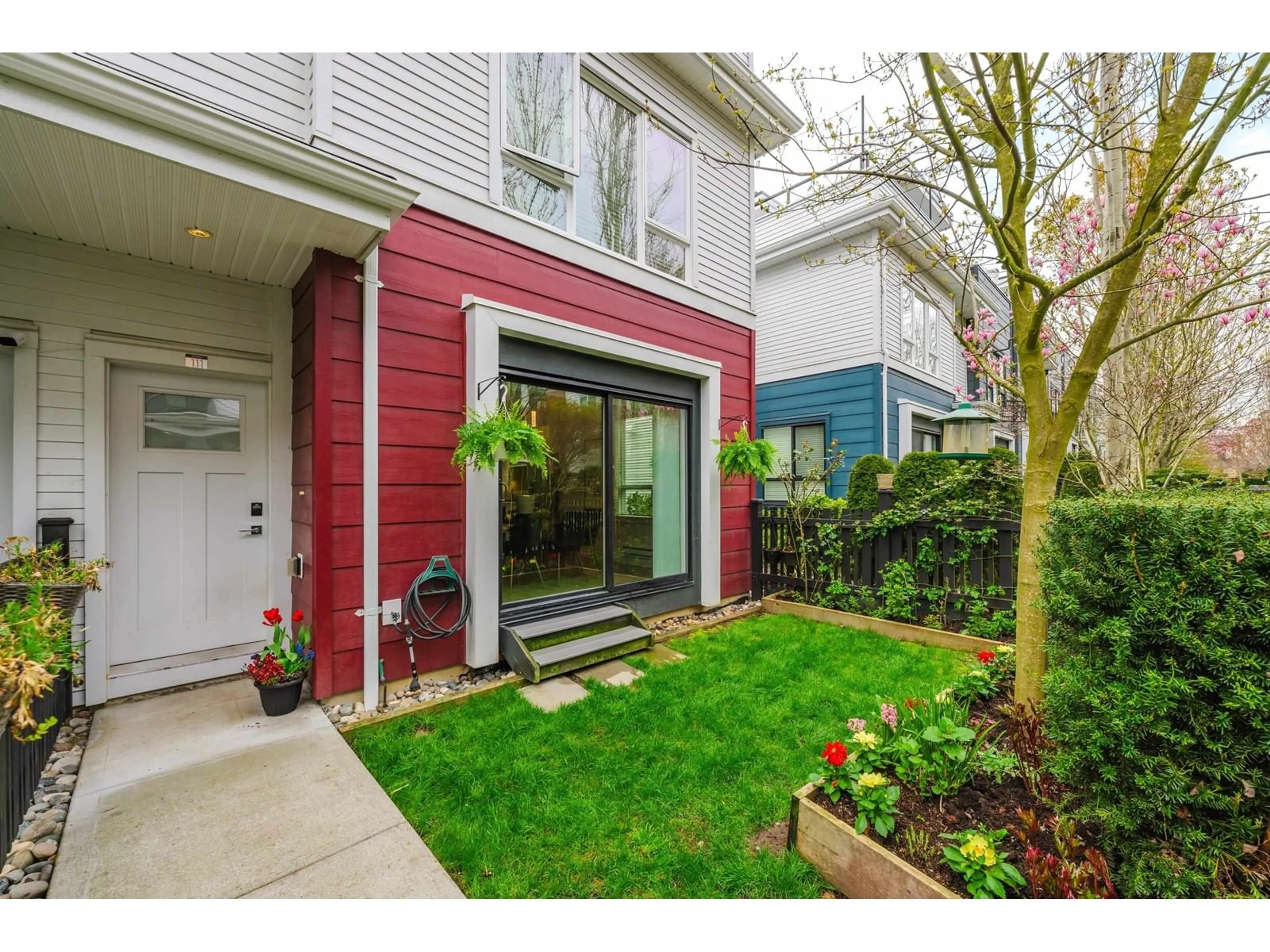 Patio, street for 111 - 2280 163, Surrey British Columbia V3Z0S4