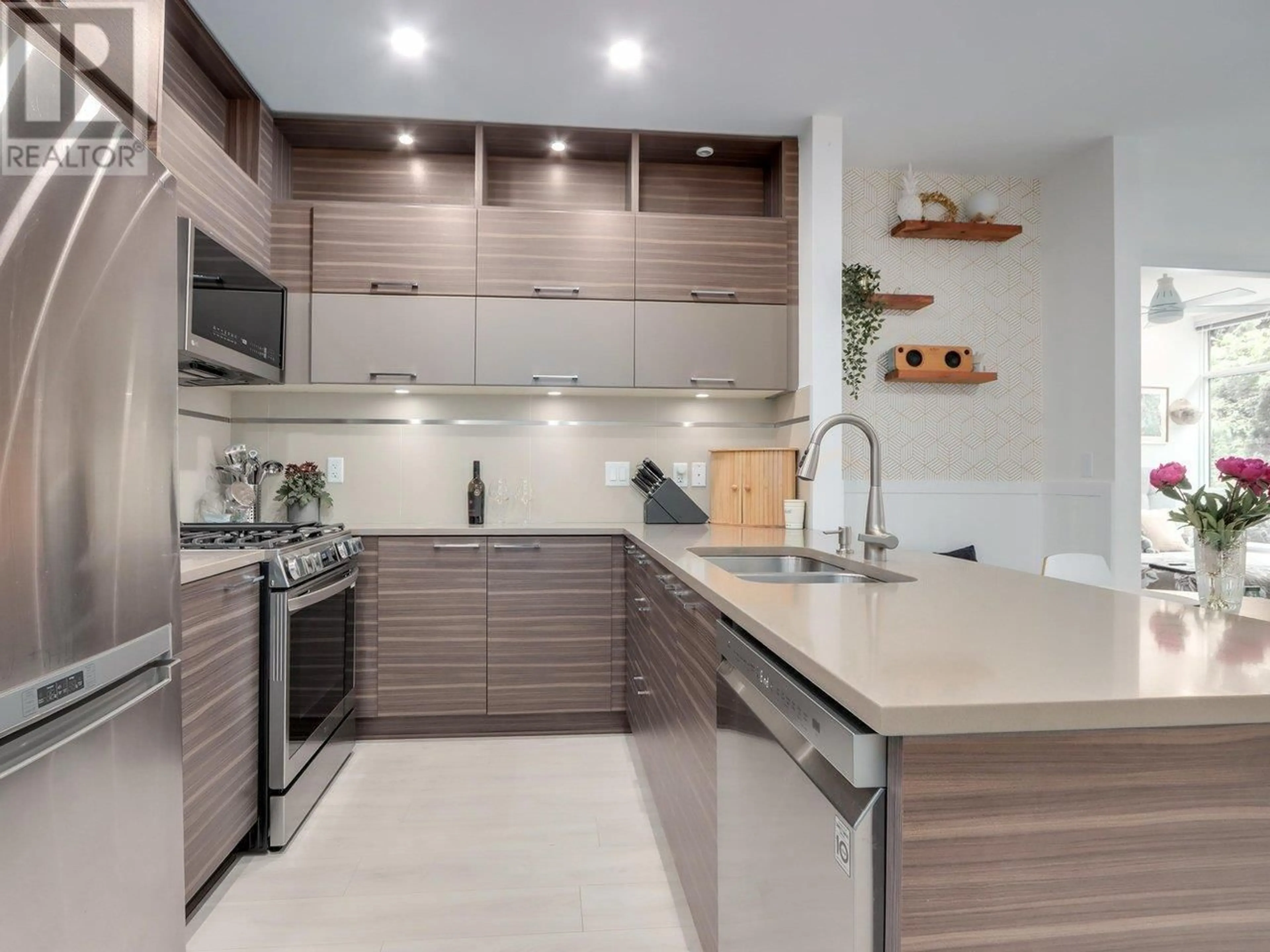 Contemporary kitchen, ceramic/tile floor for 106 - 9150 UNIVERSITY HIGH STREET, Burnaby British Columbia V5A0C5