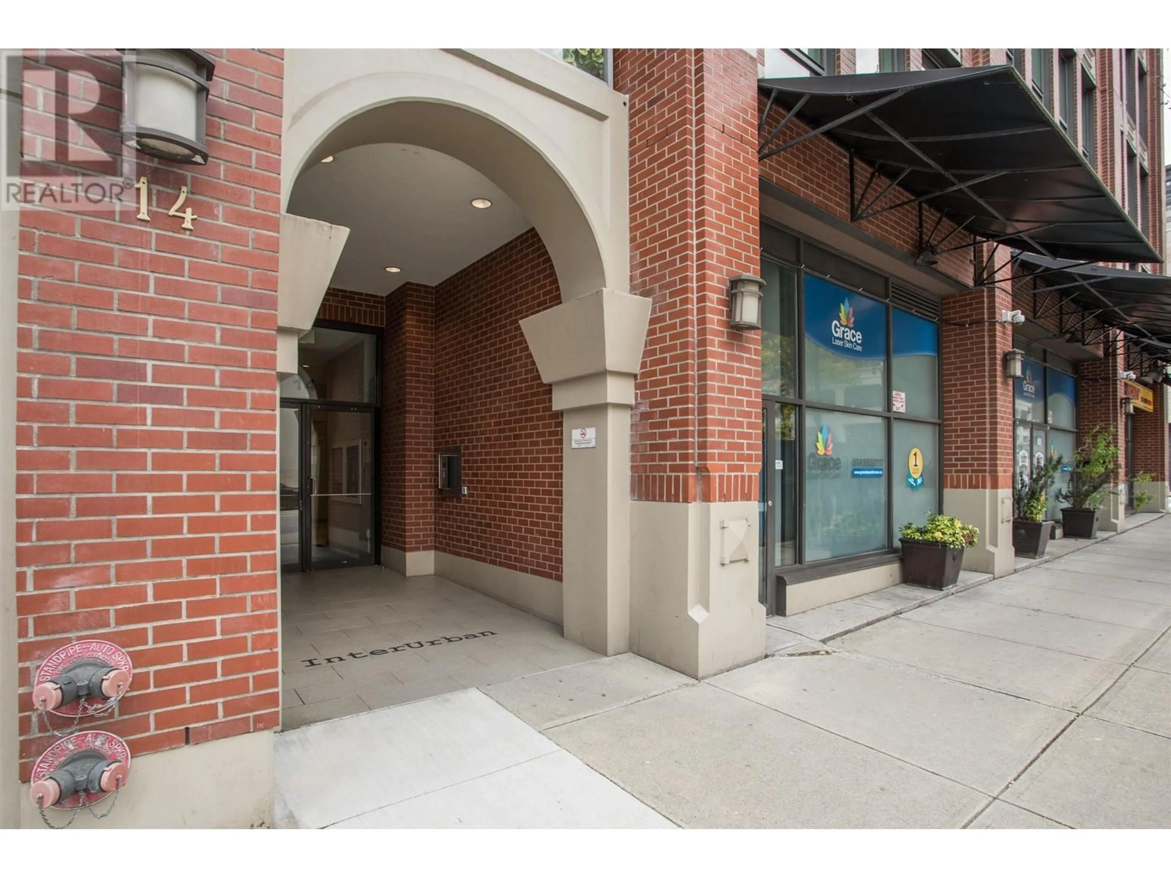 Indoor foyer for 901 - 14 BEGBIE STREET, New Westminster British Columbia V3M0C4