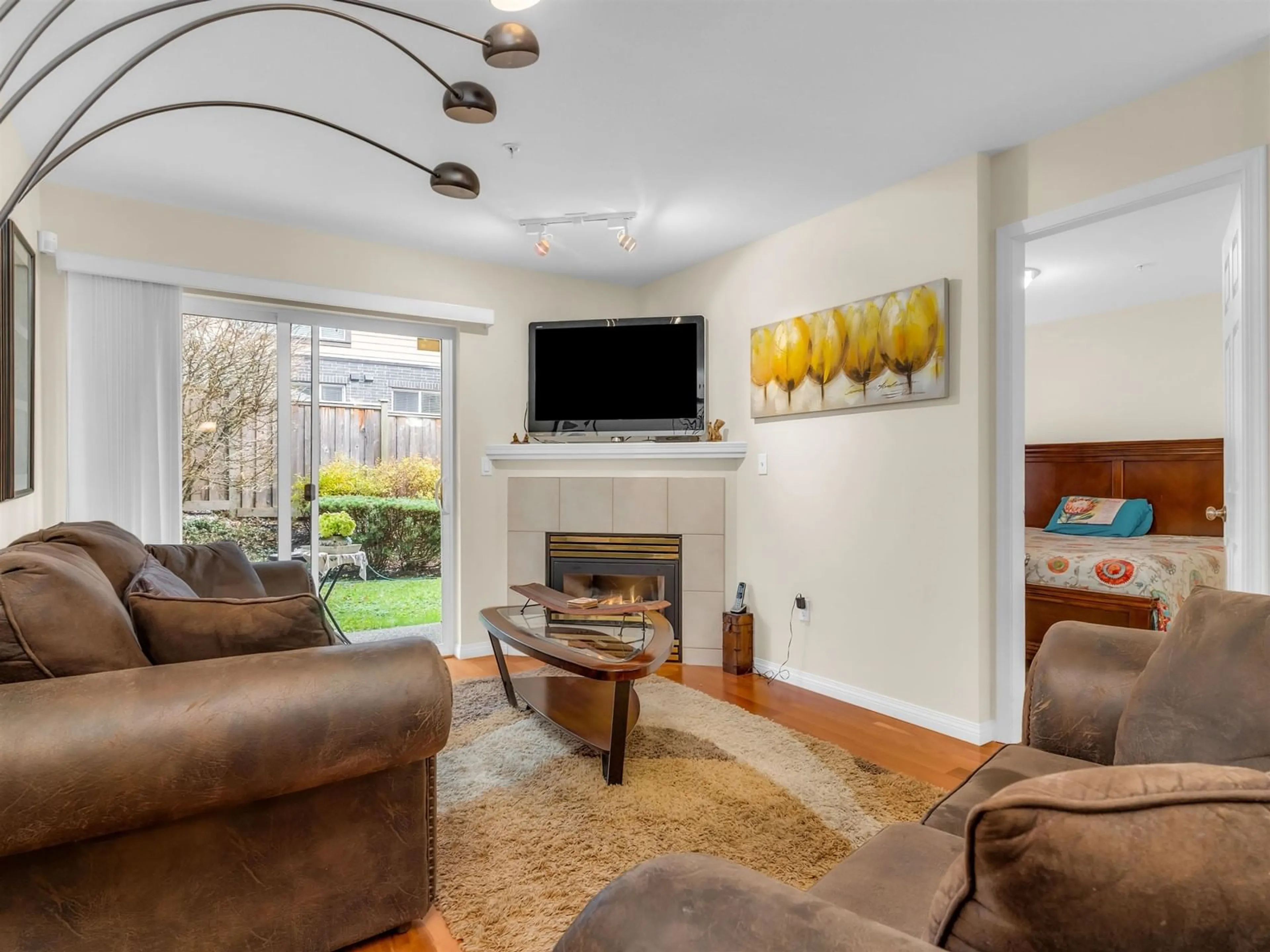 Living room with furniture, unknown for 104 - 1280 MERKLIN, White Rock British Columbia V4B4B9