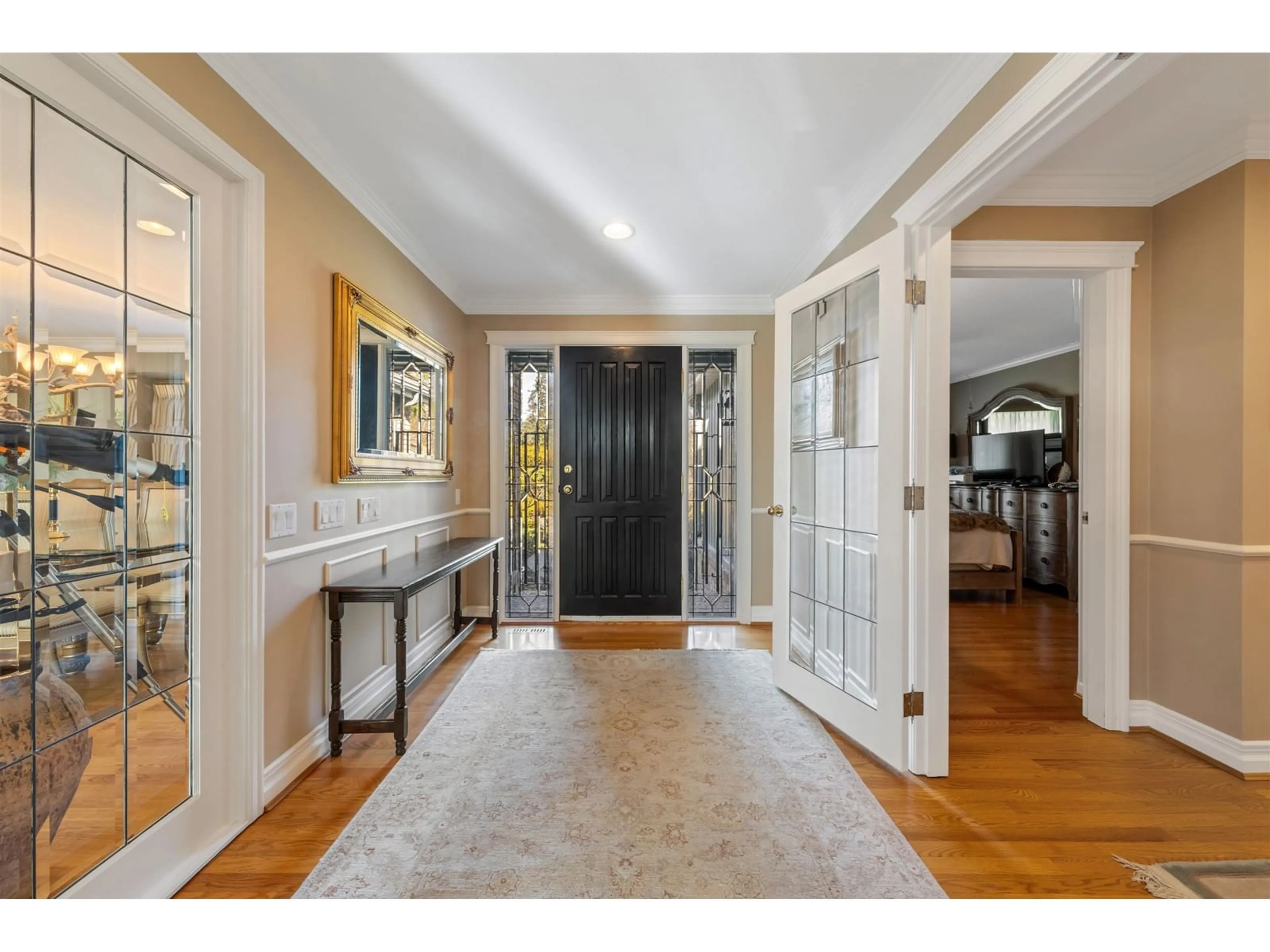 Indoor entryway for 2279 130A, Surrey British Columbia V4A8Y5