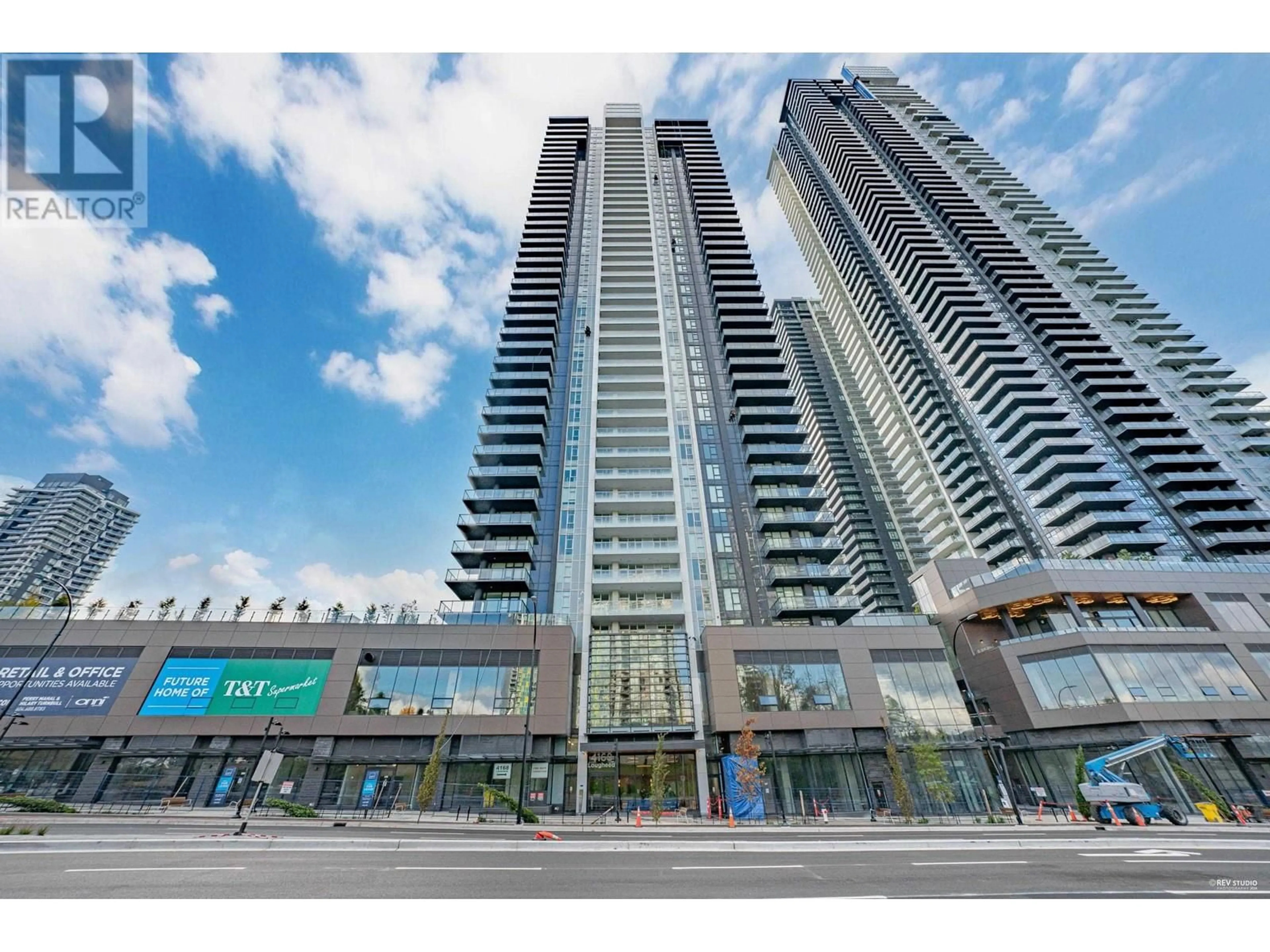 Indoor foyer for 3506 - 4168 LOUGHEED HIGHWAY, Burnaby British Columbia V5C0N9