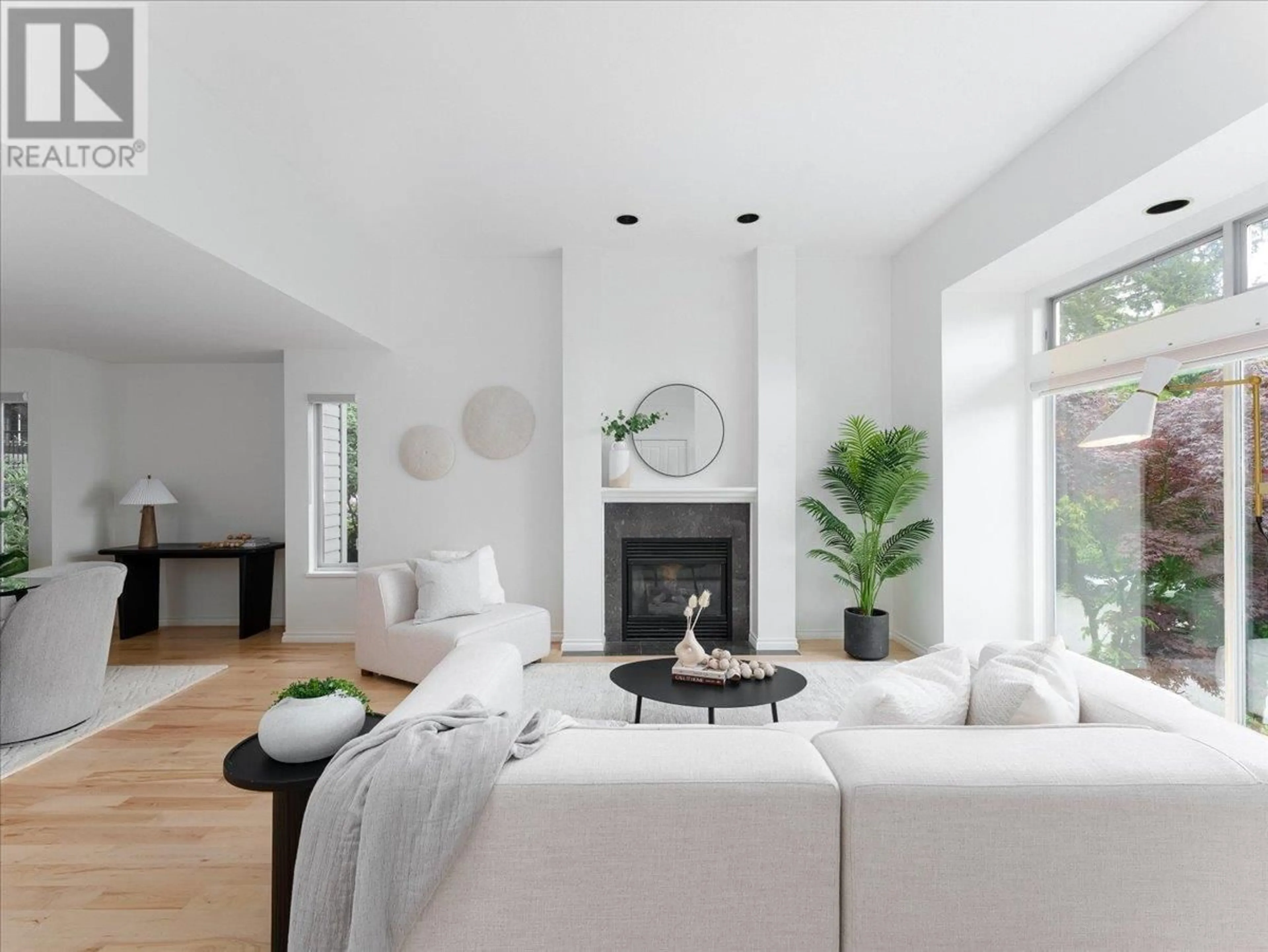 Living room with furniture, unknown for 3965 BRAEMAR PLACE, North Vancouver British Columbia V7N4M8