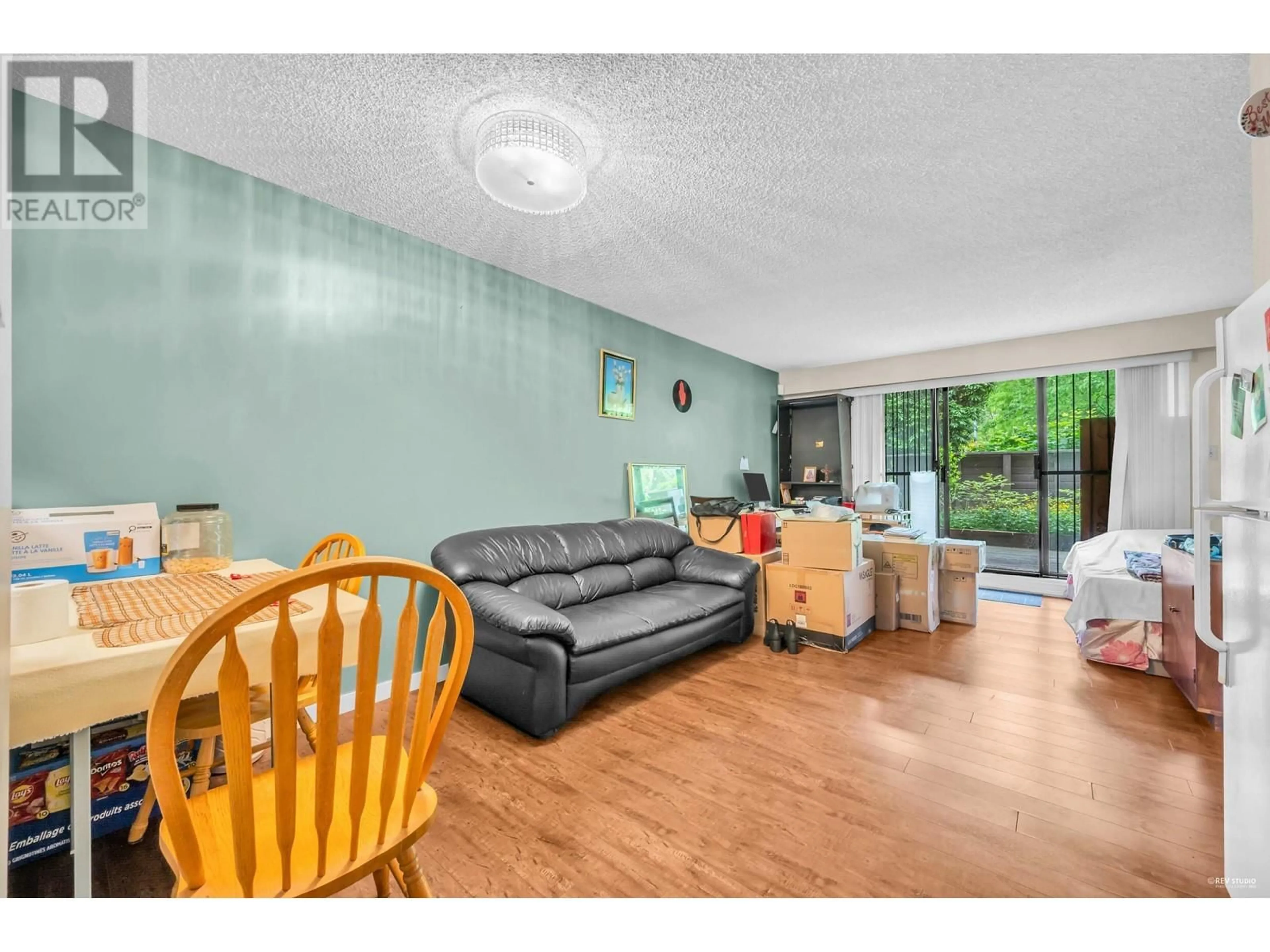 A pic of a room for 101 - 4345 GRANGE STREET, Burnaby British Columbia V5H1P4