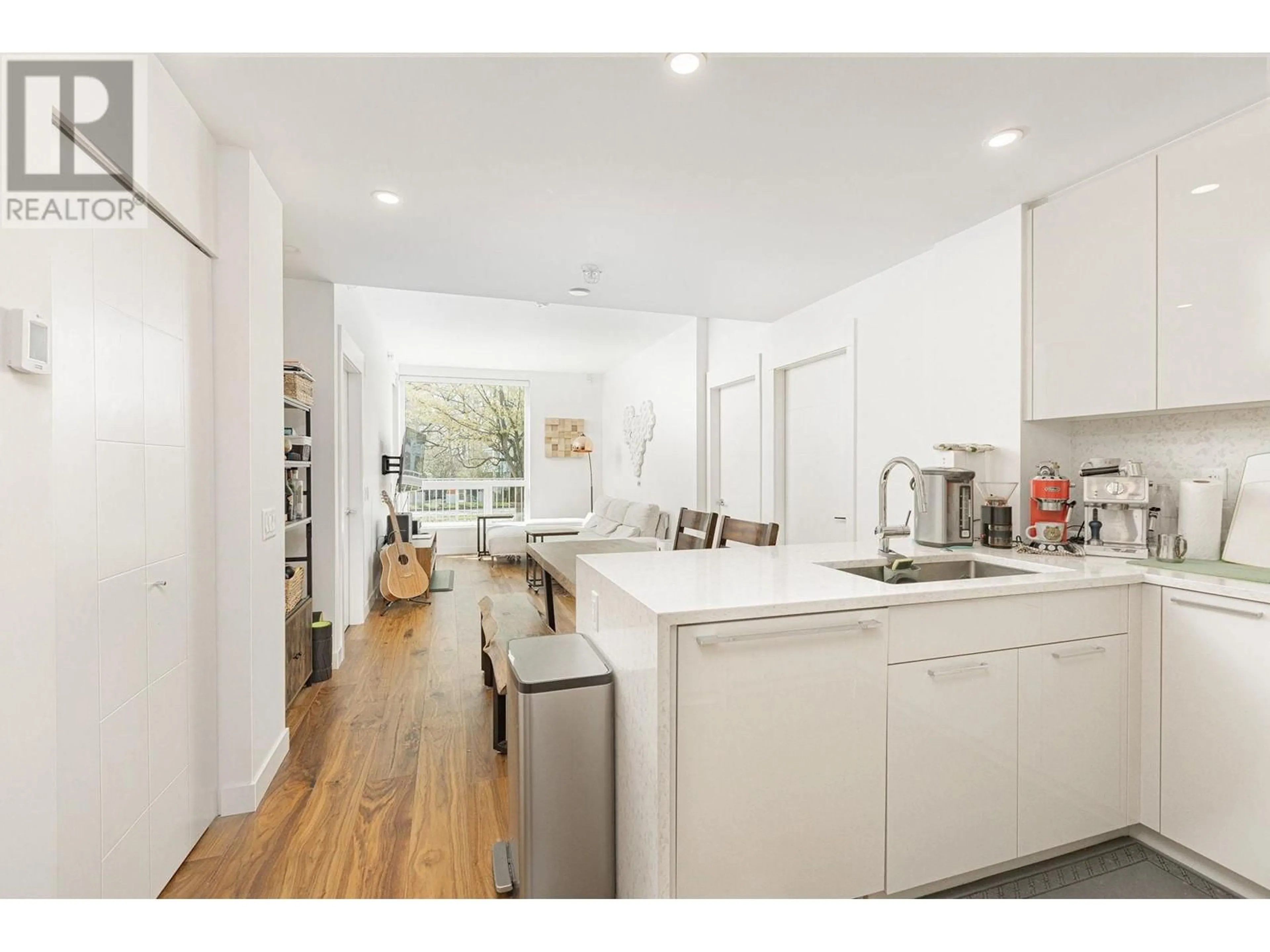 Open concept kitchen, unknown for 108 - 5058 CAMBIE STREET, Vancouver British Columbia V5Z2Z5