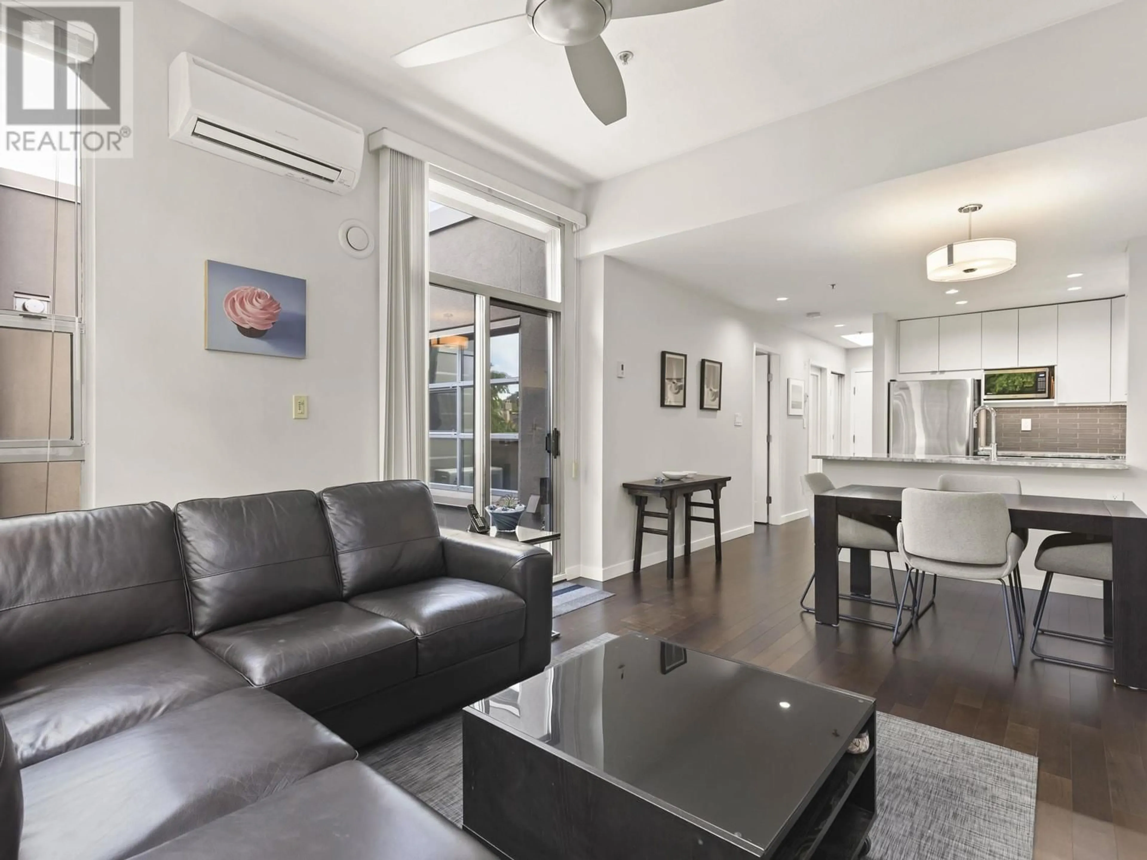 Living room with furniture, unknown for 406 - 3023 4TH AVENUE, Vancouver British Columbia V6K1R5