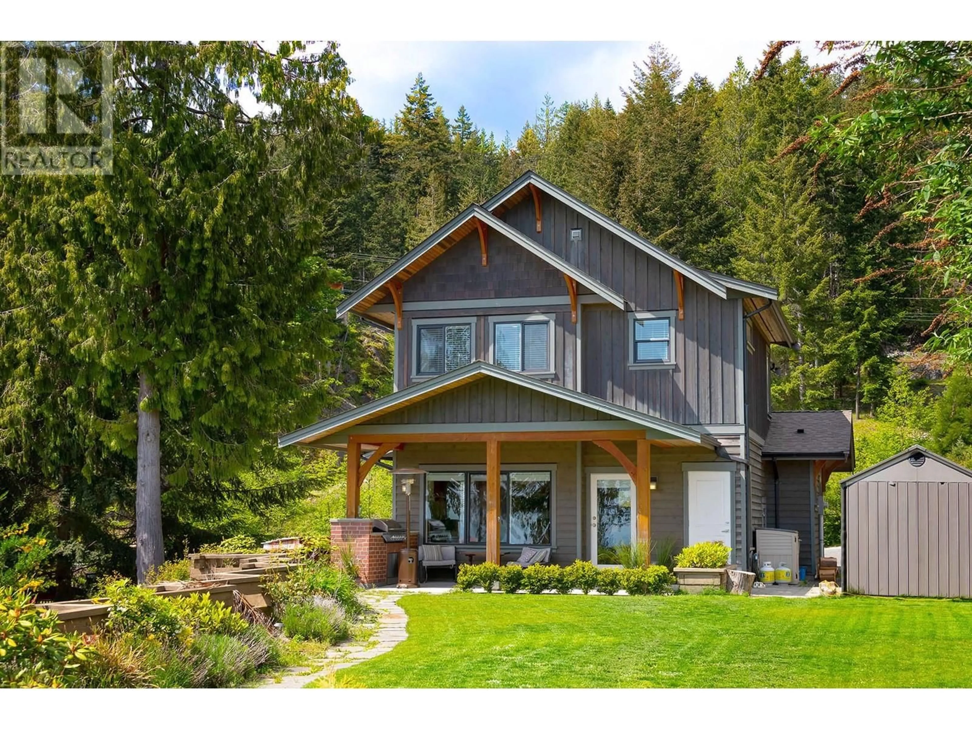 Home with vinyl exterior material, unknown for 927 FAIRWAY LANE, Bowen Island British Columbia V0N1G2