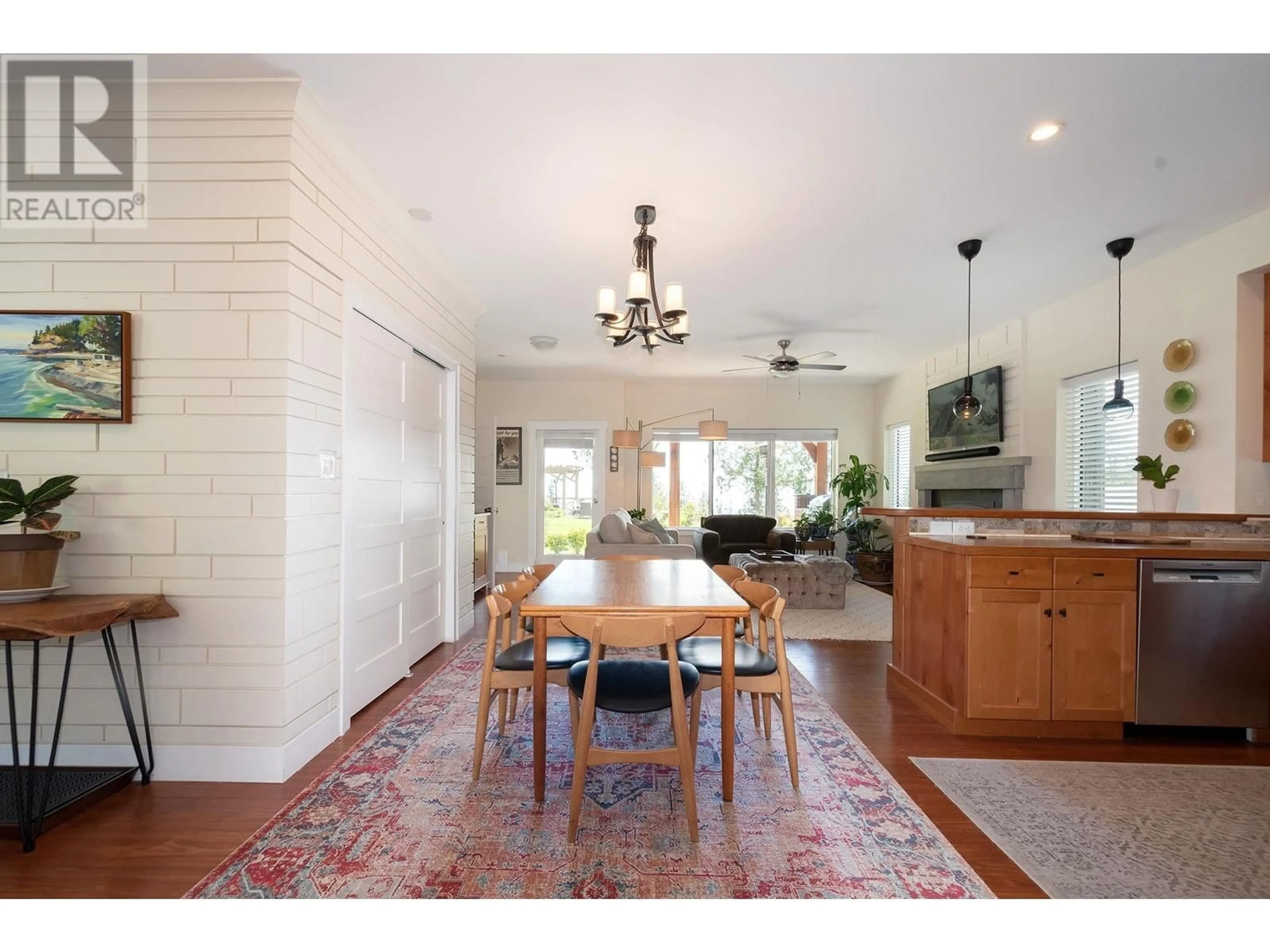 Dining room, unknown for 927 FAIRWAY LANE, Bowen Island British Columbia V0N1G2