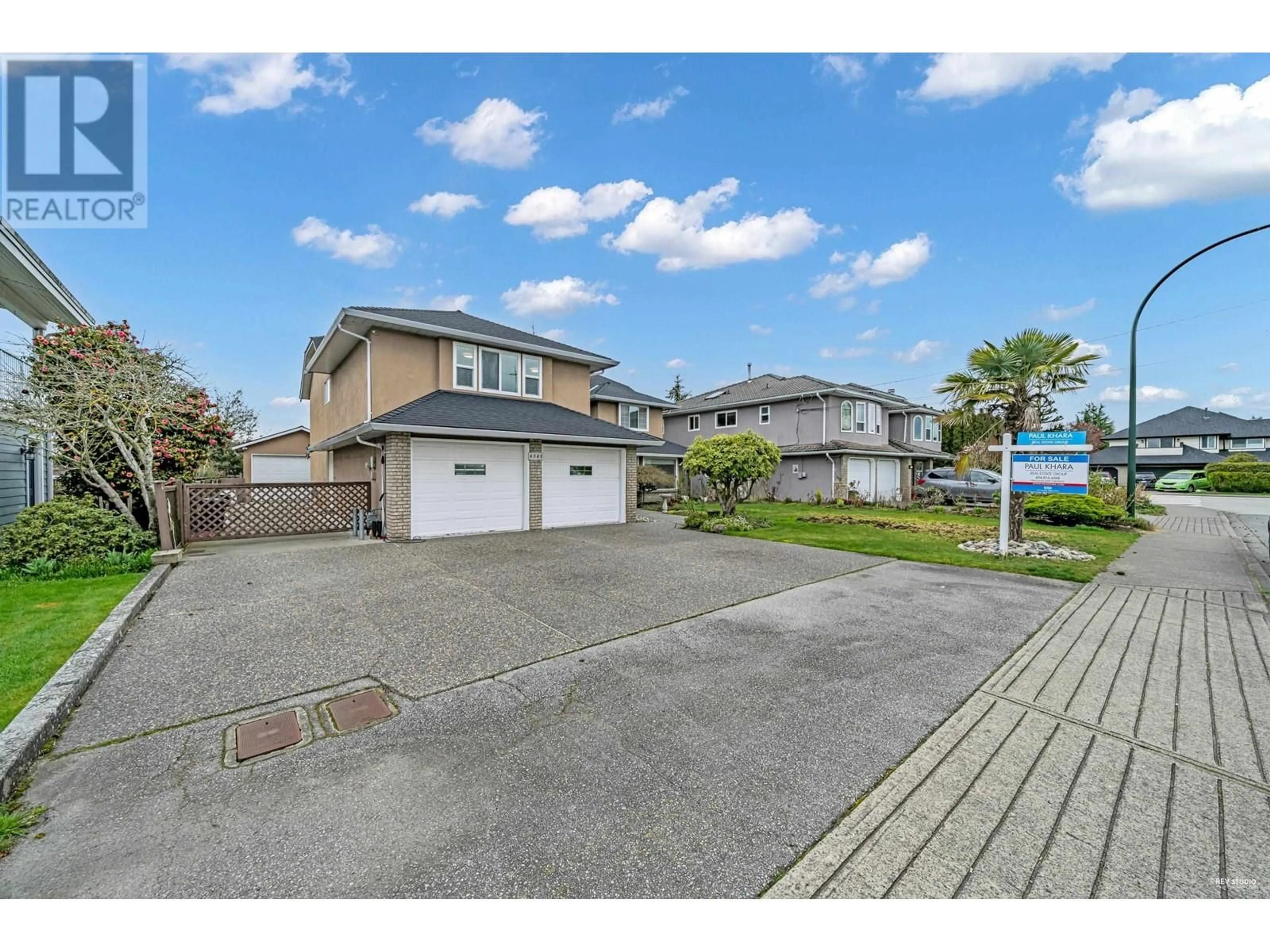 A pic from outside/outdoor area/front of a property/back of a property/a pic from drone, street for 6585 HOLLY PARK DRIVE, Delta British Columbia V4K4Y7