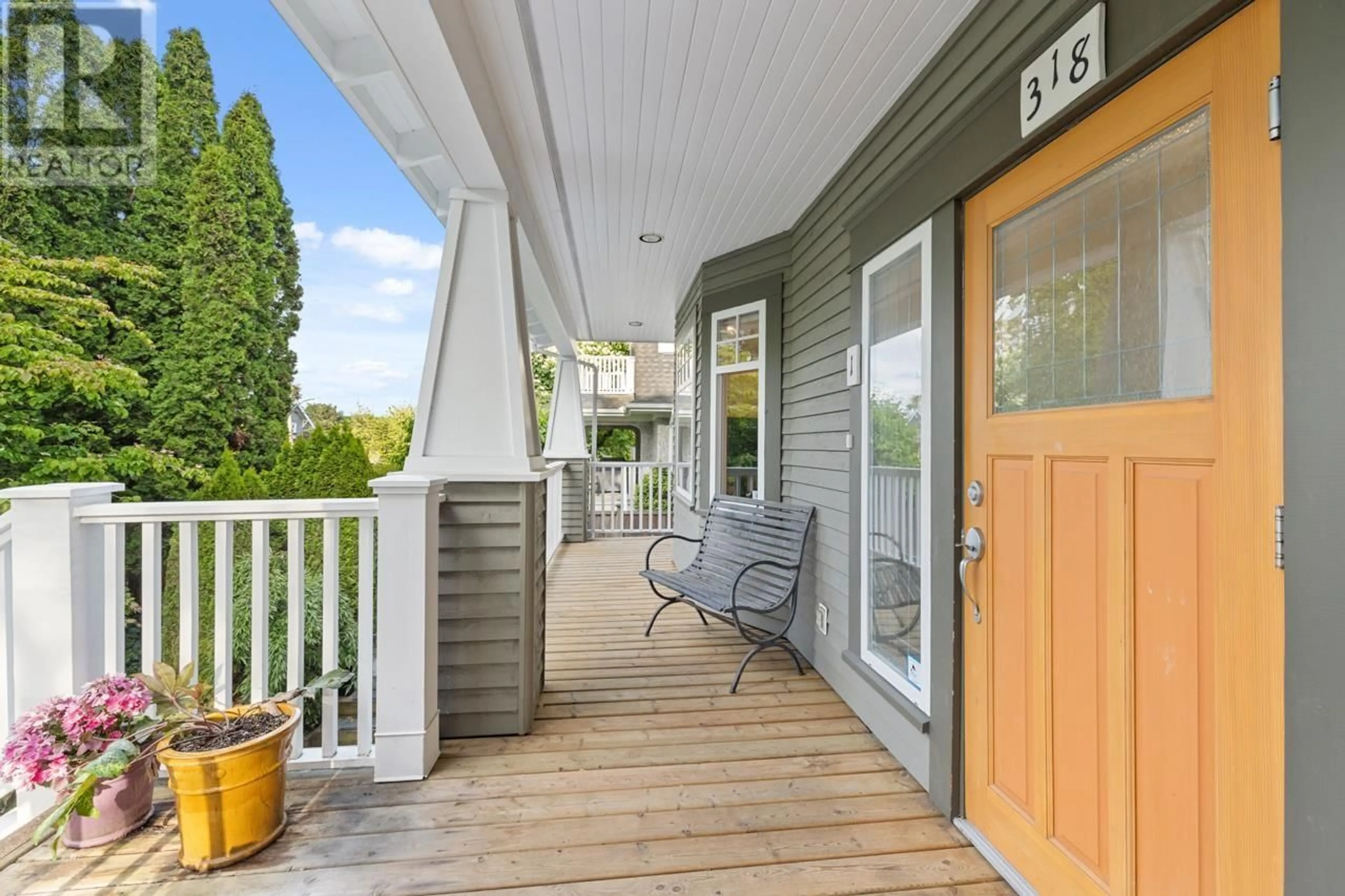 Patio, street for 1 - 318 14TH AVENUE, Vancouver British Columbia V5Y1X4