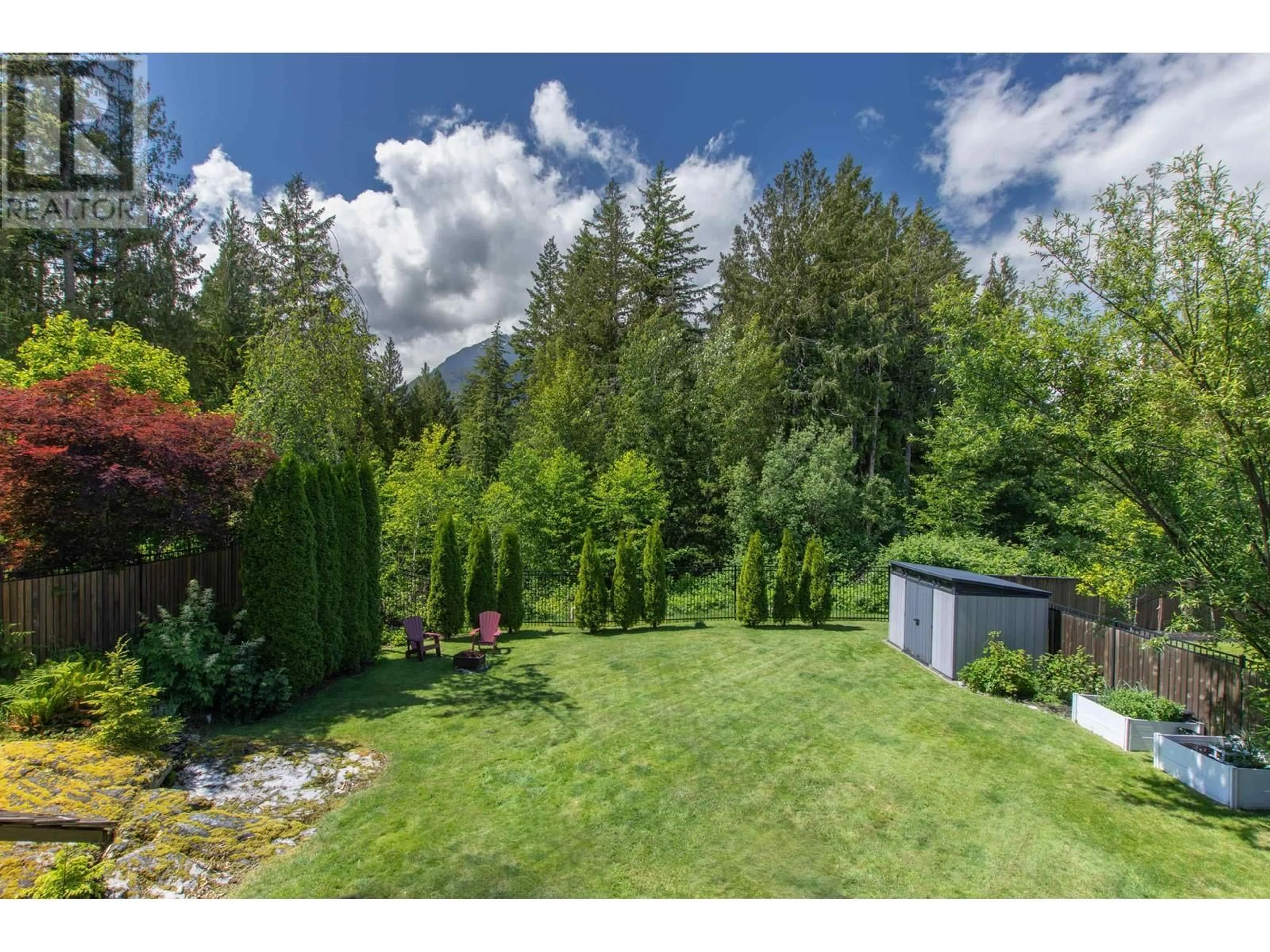 A pic from outside/outdoor area/front of a property/back of a property/a pic from drone, forest/trees view for 1020 JAY CRESCENT, Squamish British Columbia V8B0P2