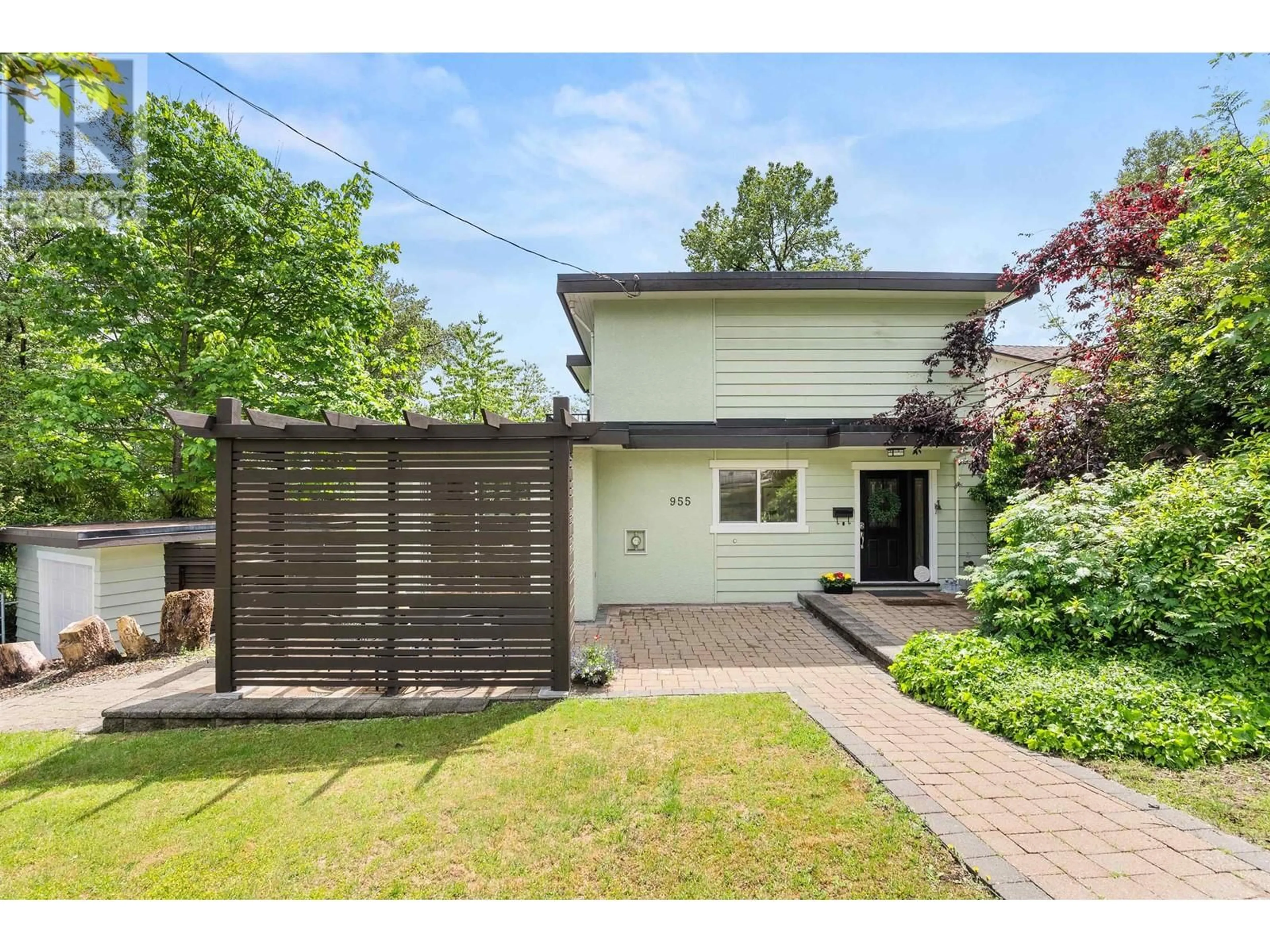 Unknown for 955 4TH STREET, North Vancouver British Columbia V7L1K3
