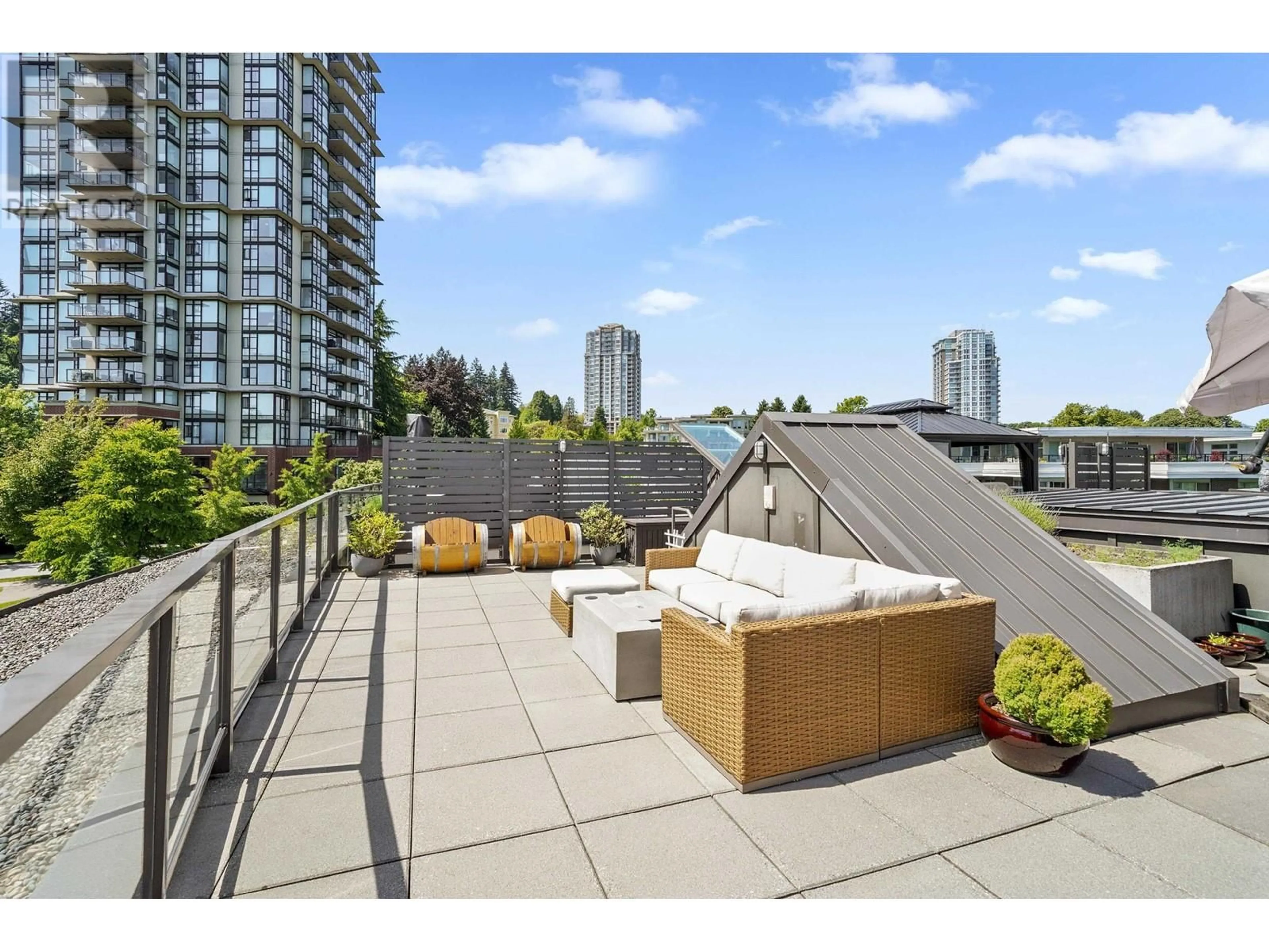 Patio, city buildings view from balcony for 404 - 20 ROYAL AVENUE, New Westminster British Columbia V3L0G9