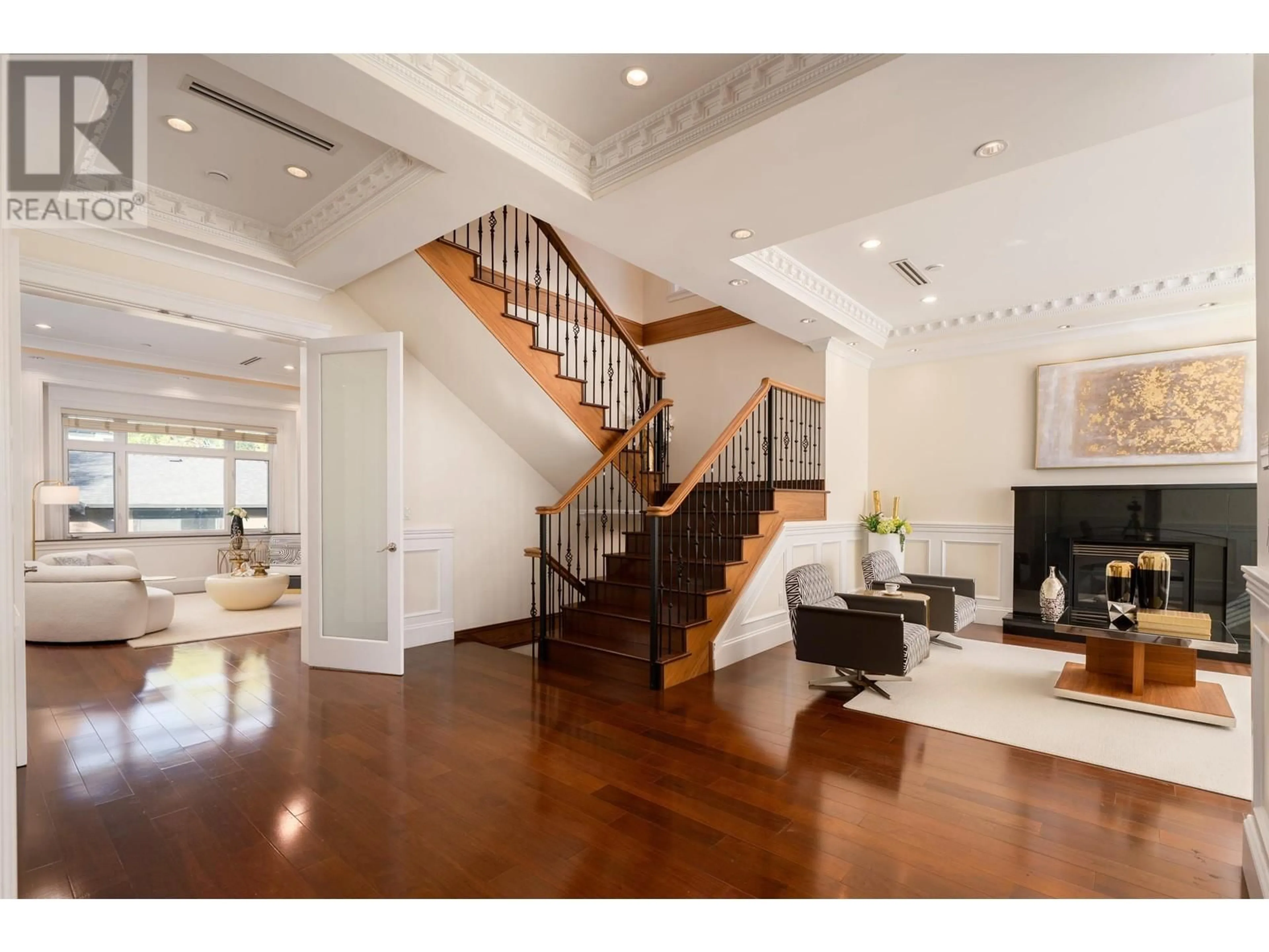 Indoor foyer for 3450 PUGET DRIVE, Vancouver British Columbia V6L2T5