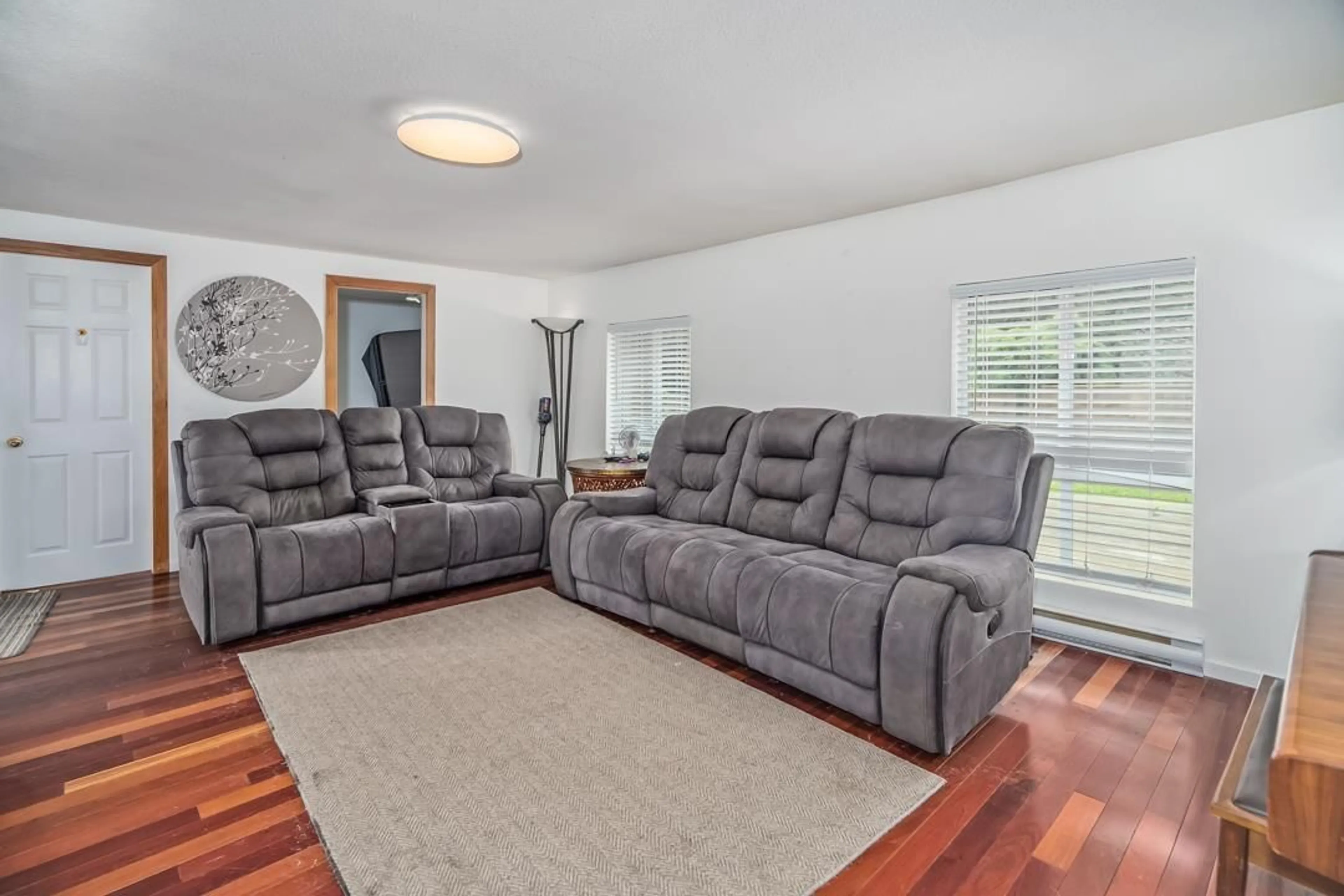 Living room with furniture, unknown for 11808 STATIM, Mission British Columbia V4S1C2