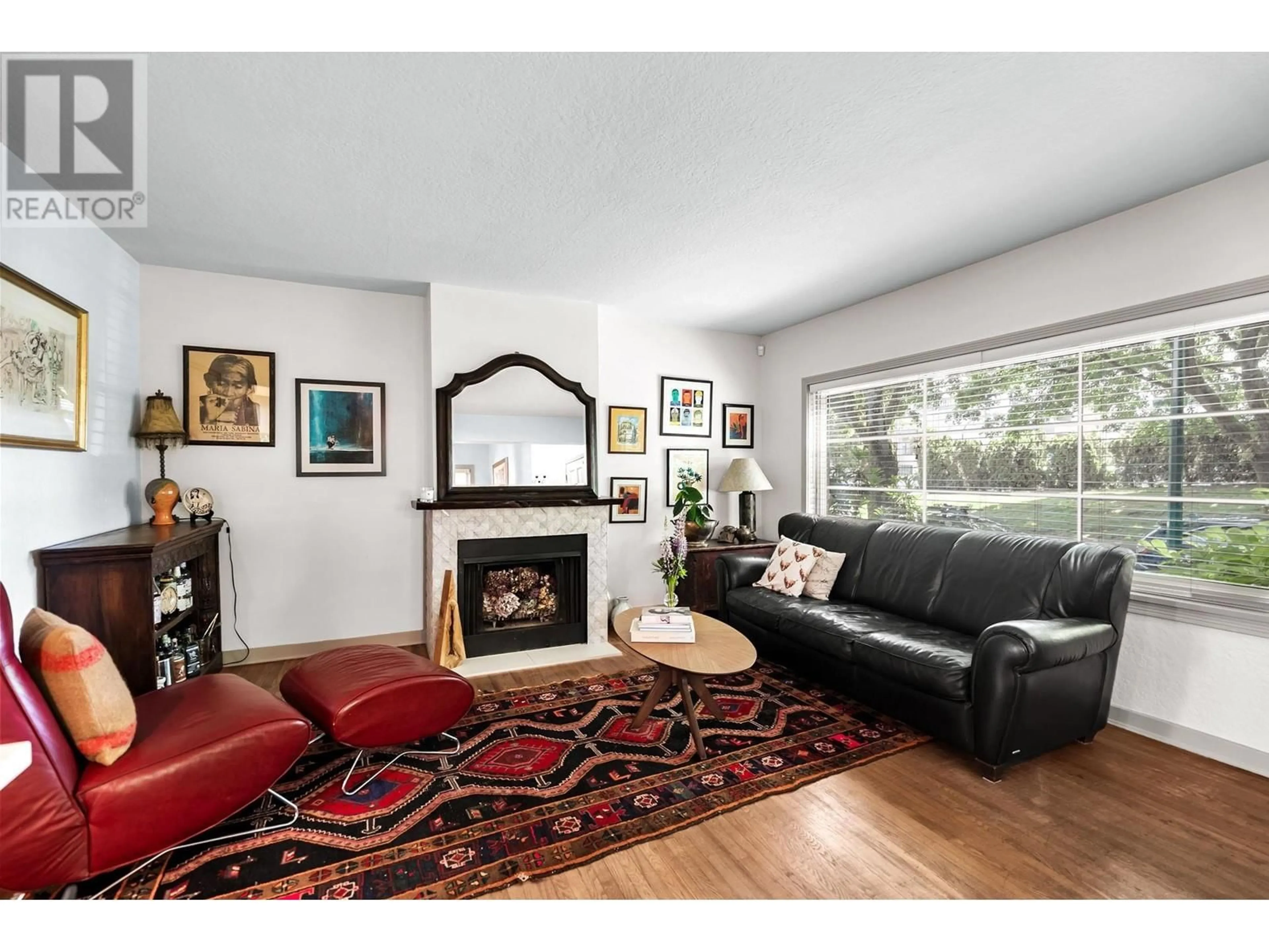 Living room with furniture, wood/laminate floor for 2307 3RD AVENUE, Vancouver British Columbia V6K1L6