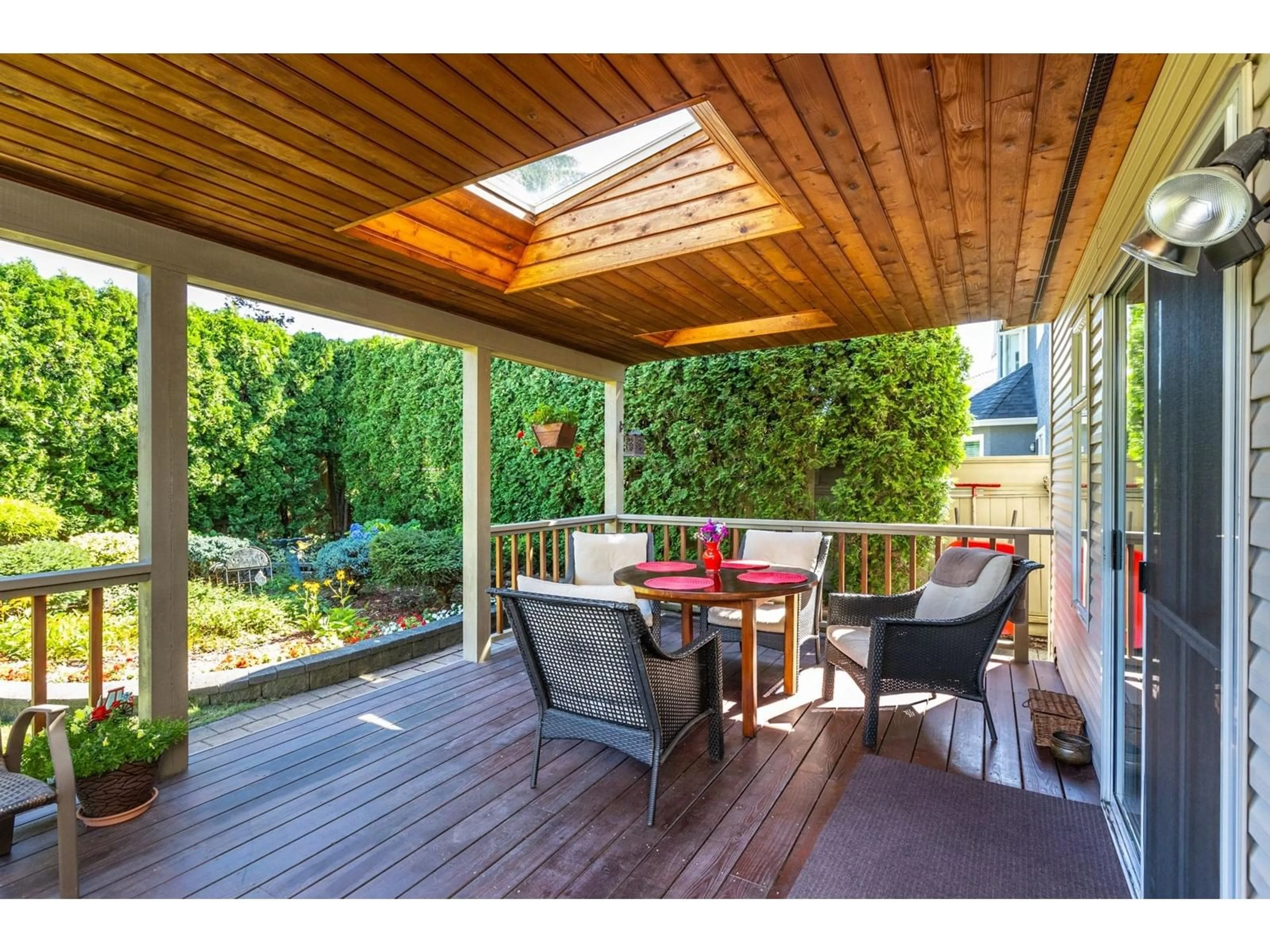 Patio, street for 3716 LETHBRIDGE, Abbotsford British Columbia V2T1J5