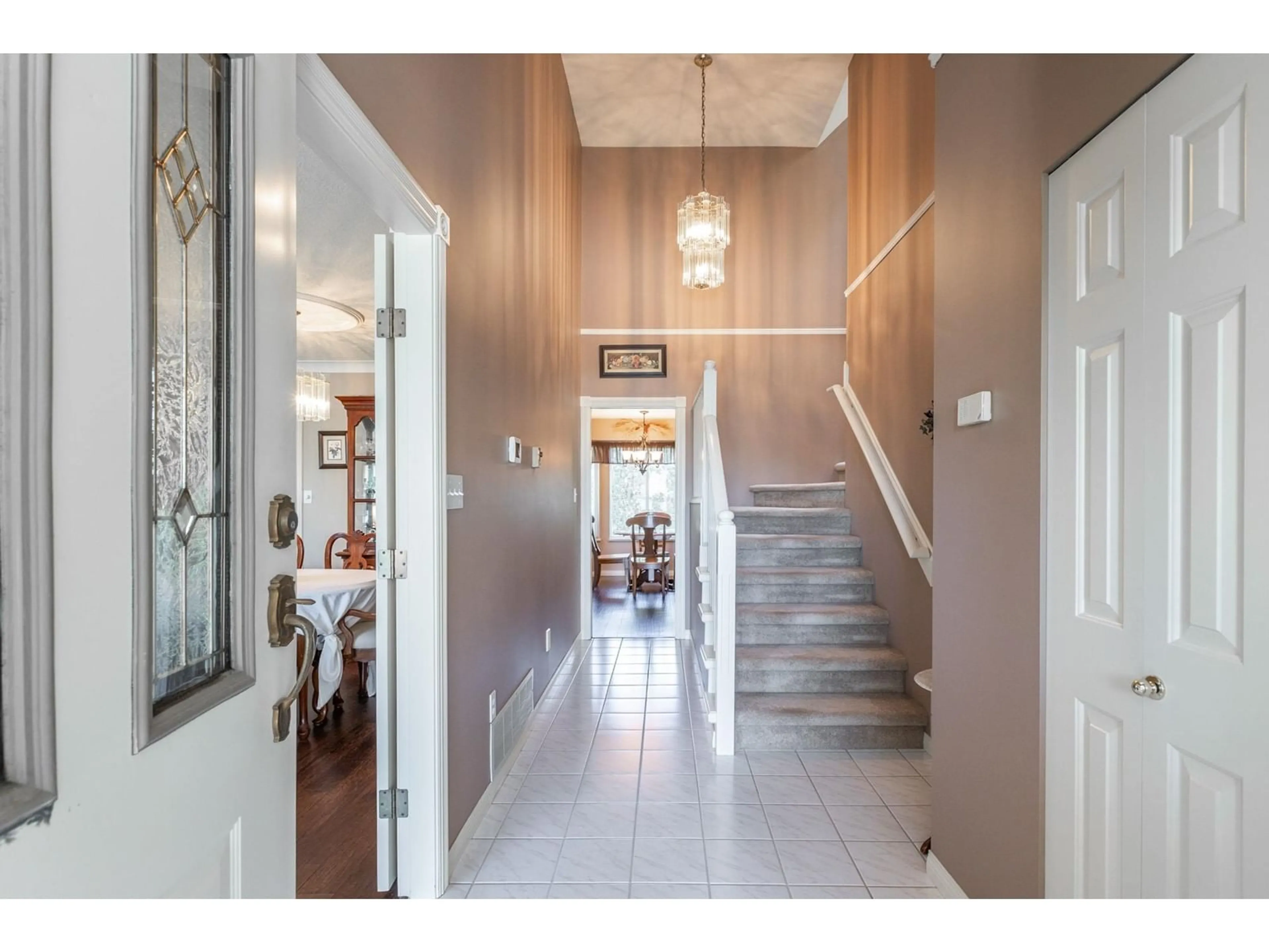 Indoor entryway for 3716 LETHBRIDGE, Abbotsford British Columbia V2T1J5