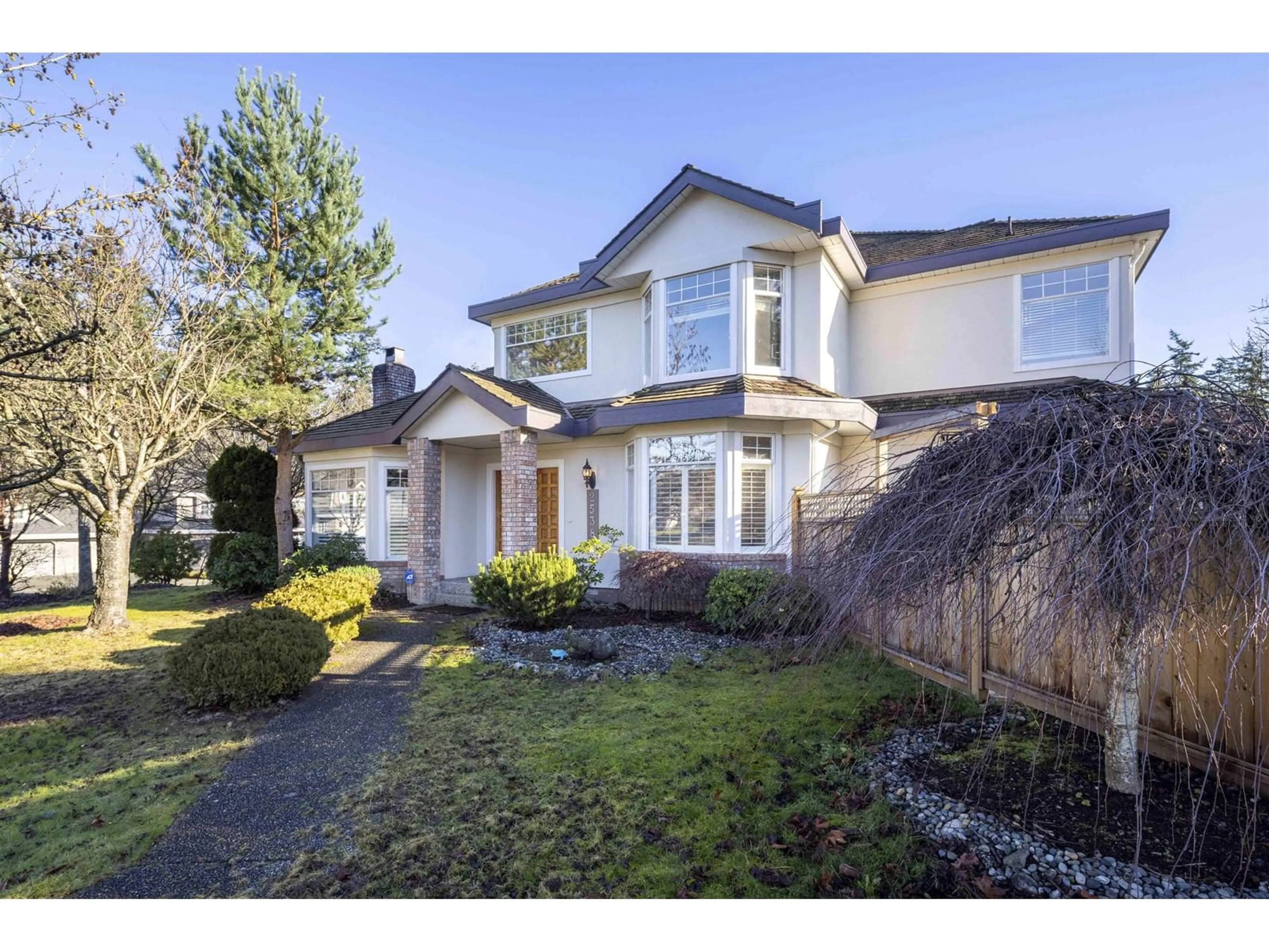 A pic from outside/outdoor area/front of a property/back of a property/a pic from drone, street for 2538 149A, Surrey British Columbia V4P1N7