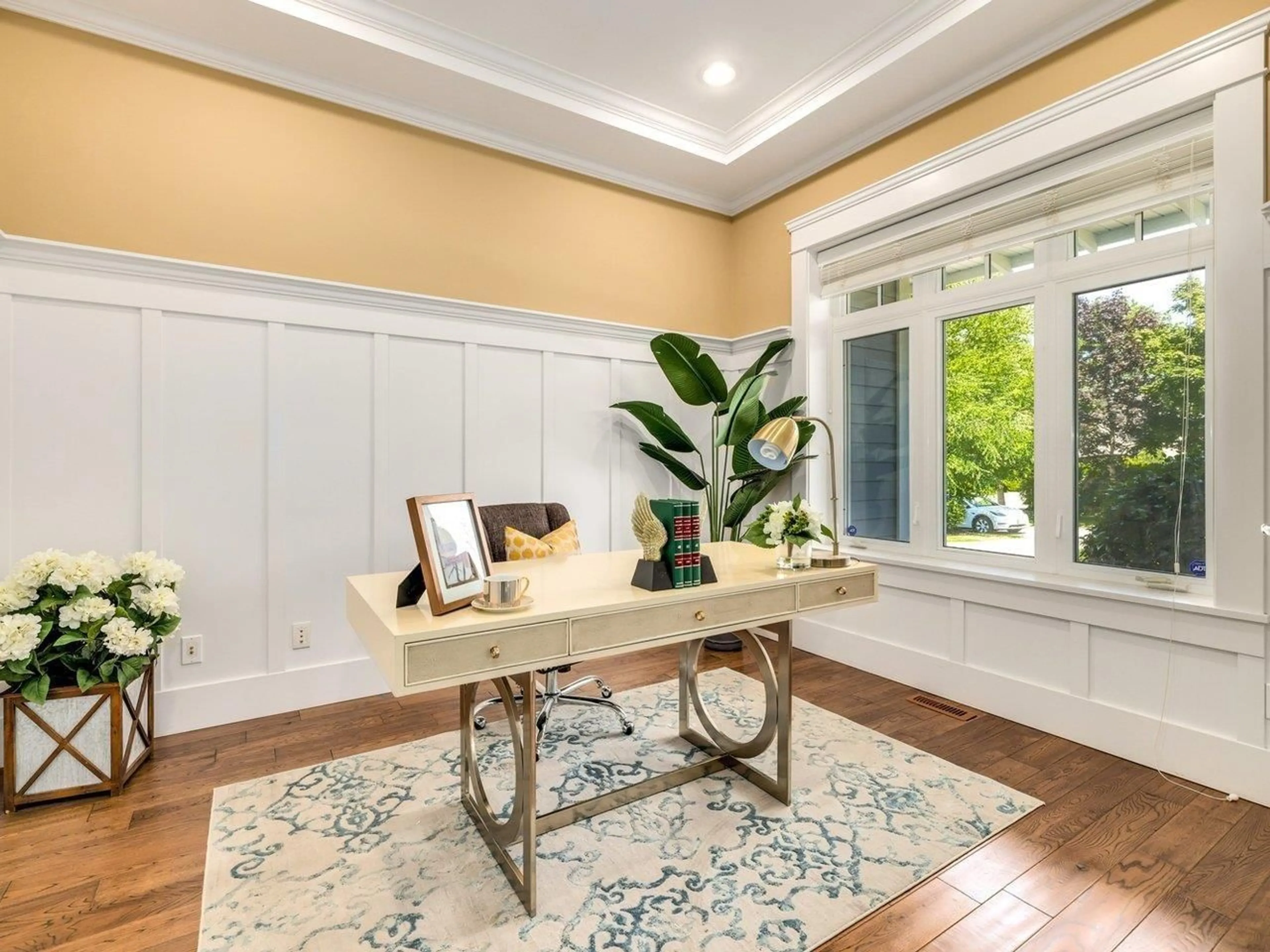 Indoor entryway for 2071 136A, Surrey British Columbia V4A9V7