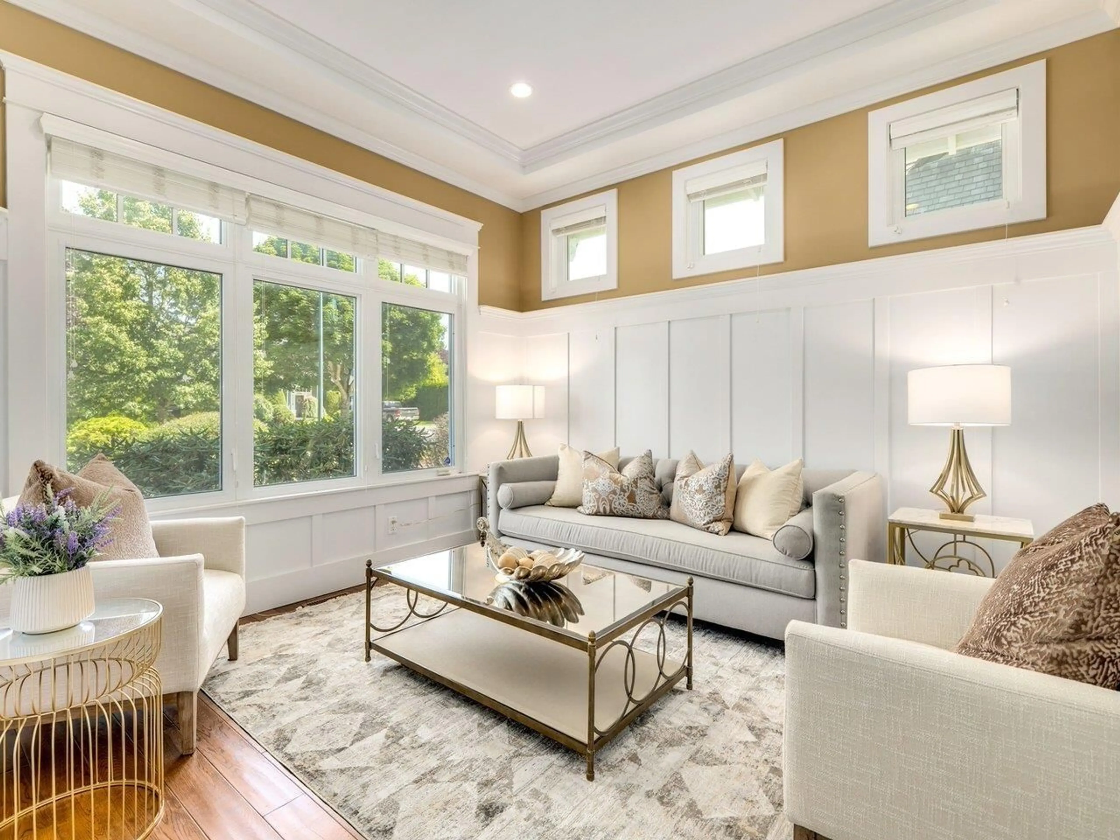 Living room with furniture, unknown for 2071 136A, Surrey British Columbia V4A9V7