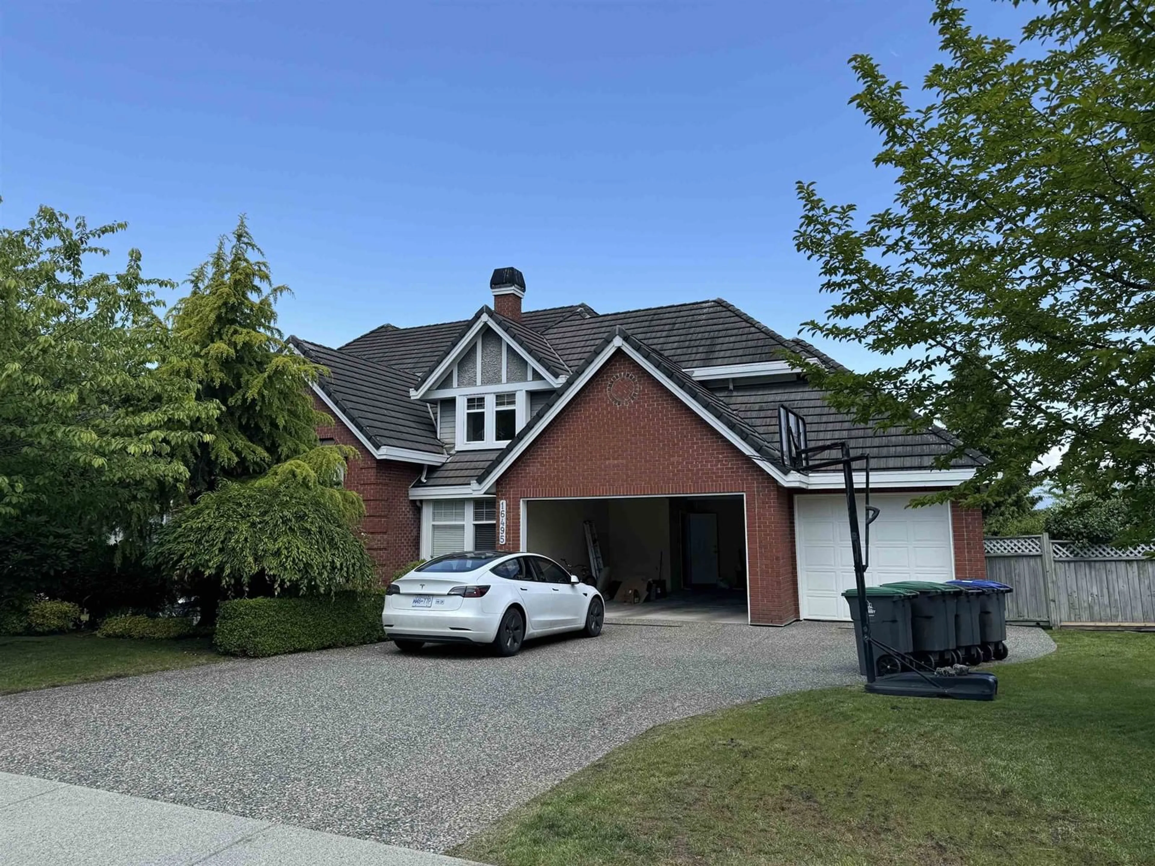 Unknown for 16495 111, Surrey British Columbia V4N5G7