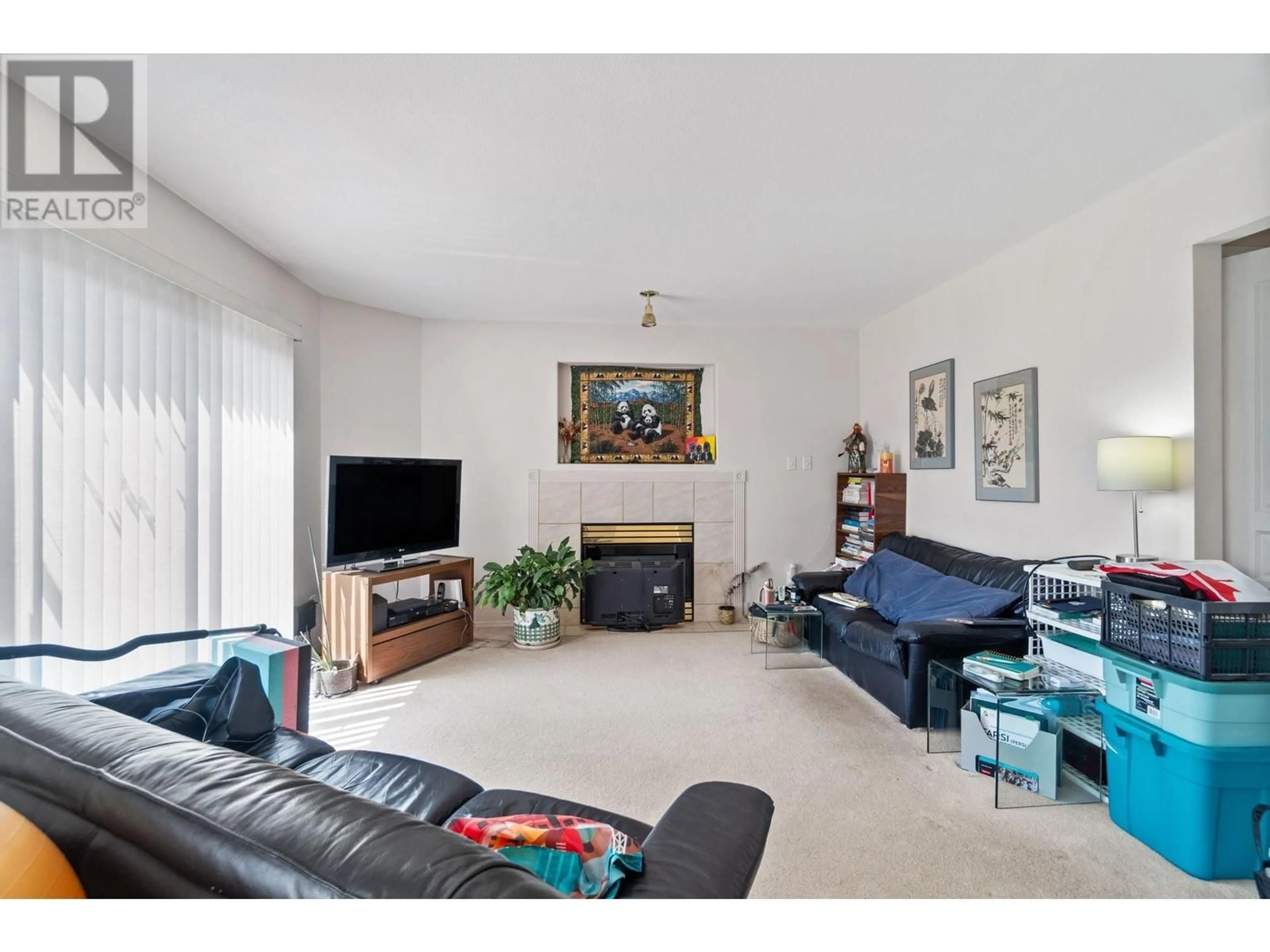 Living room with furniture, unknown for 229 20TH STREET, North Vancouver British Columbia V7L3A6