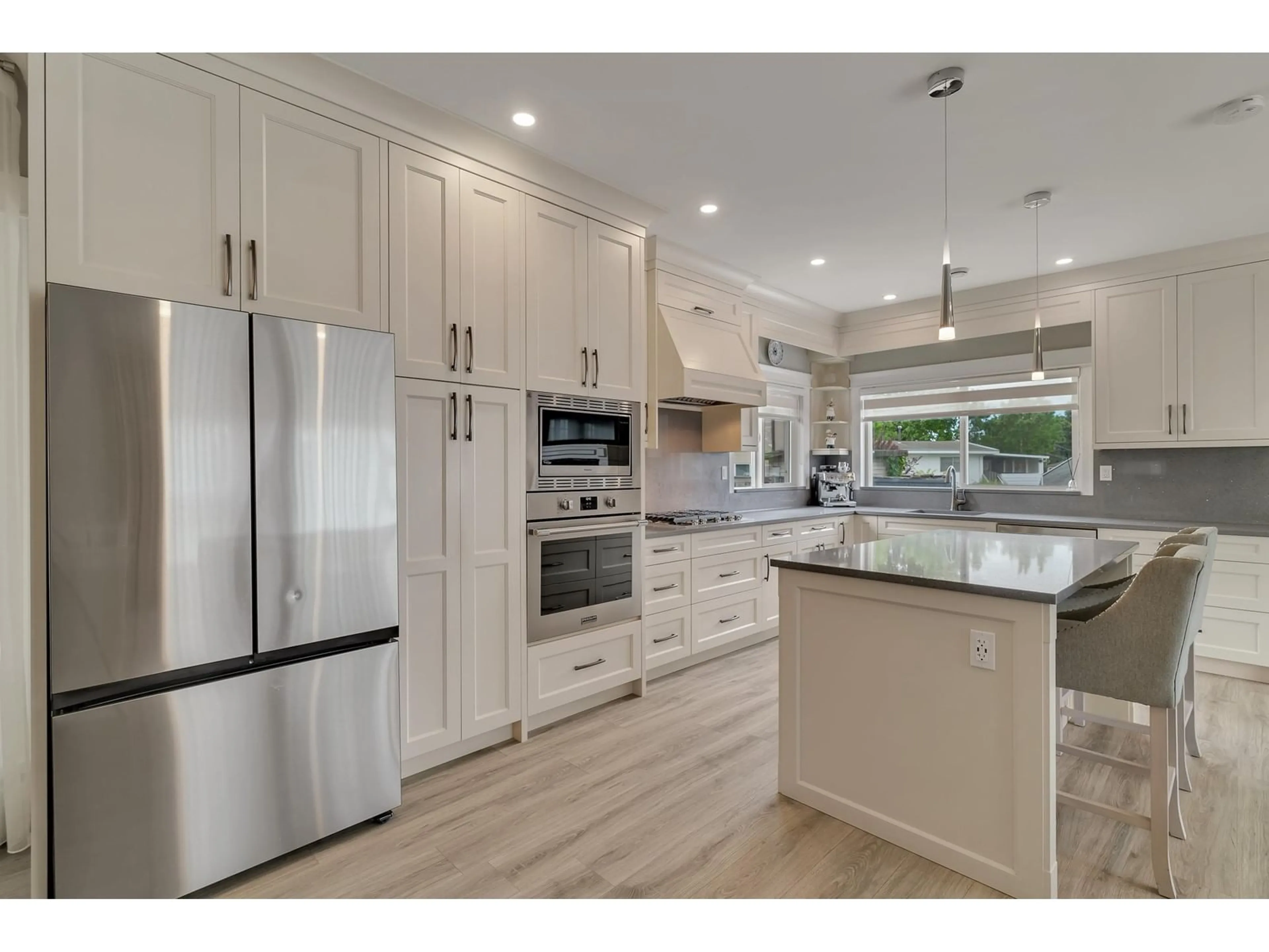 Open concept kitchen, unknown for 11554 92A, Delta British Columbia V4C3M7