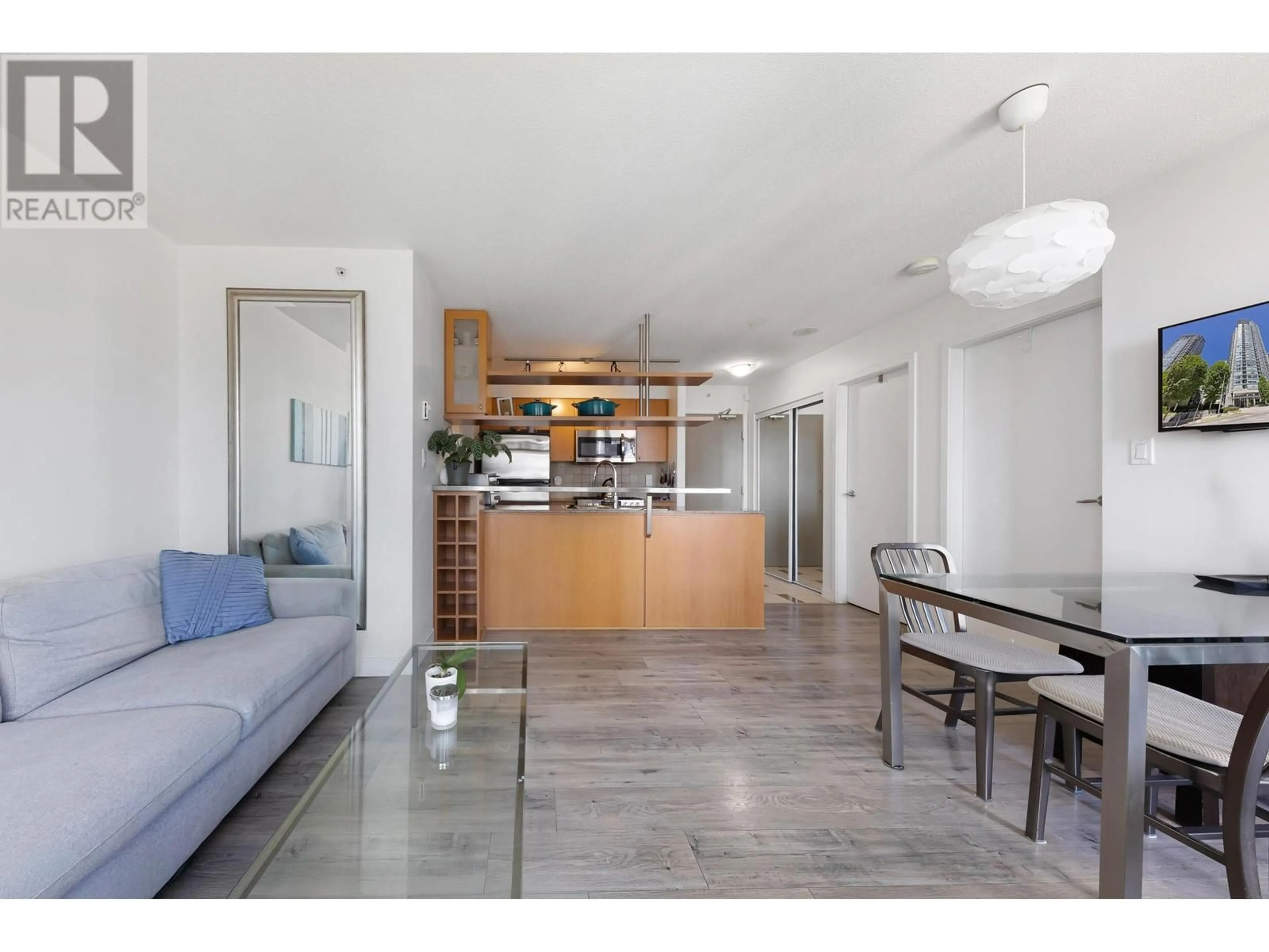 Open concept kitchen, ceramic/tile floor for 1607 - 1495 RICHARDS STREET, Vancouver British Columbia V6Z3E3