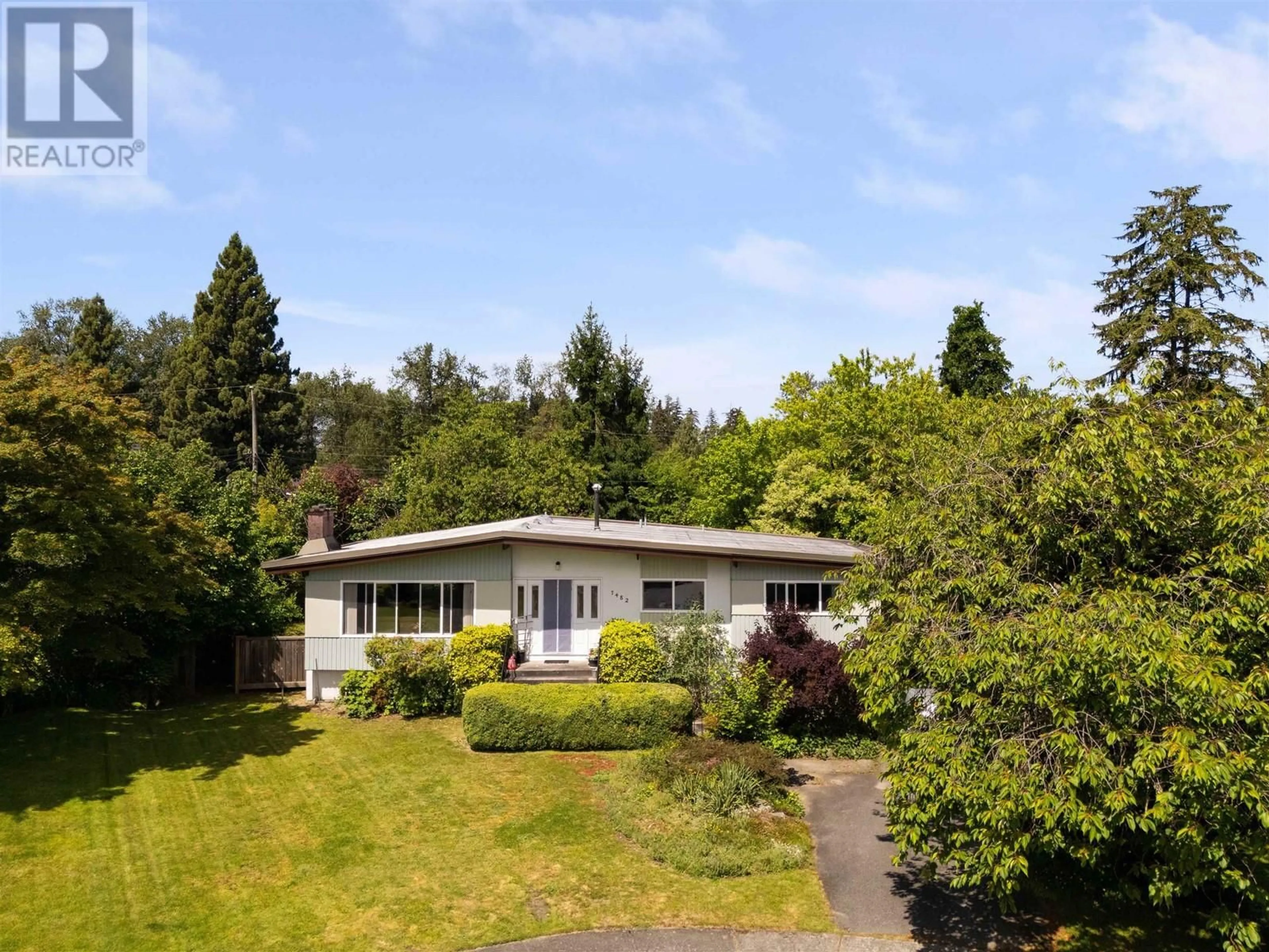 A pic from outside/outdoor area/front of a property/back of a property/a pic from drone, unknown for 7482 KRAFT PLACE, Burnaby British Columbia V5A1Z8