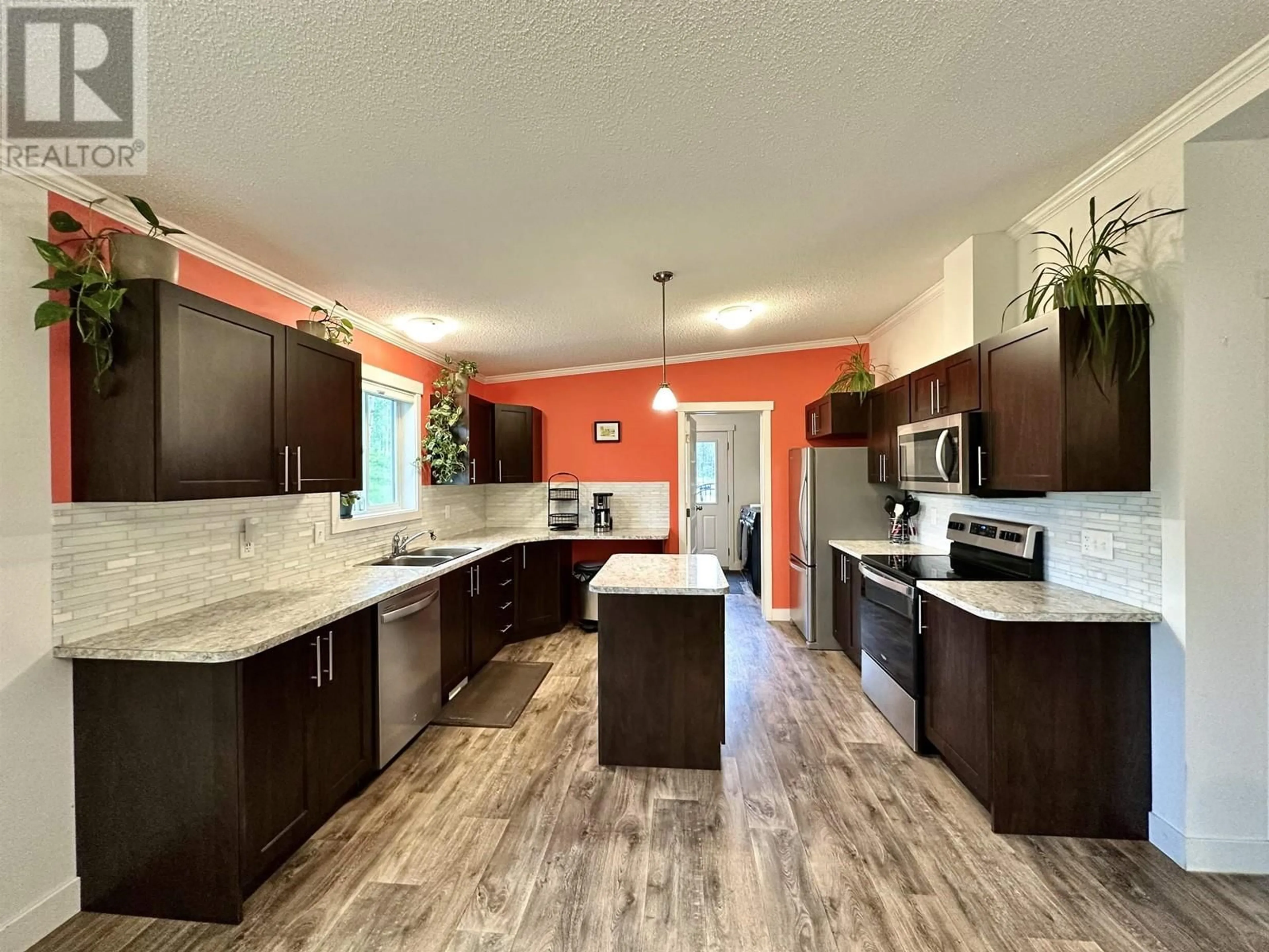 Open concept kitchen, unknown for 455 HORSESHOE LAKE ROAD, McBride British Columbia V0J2E0
