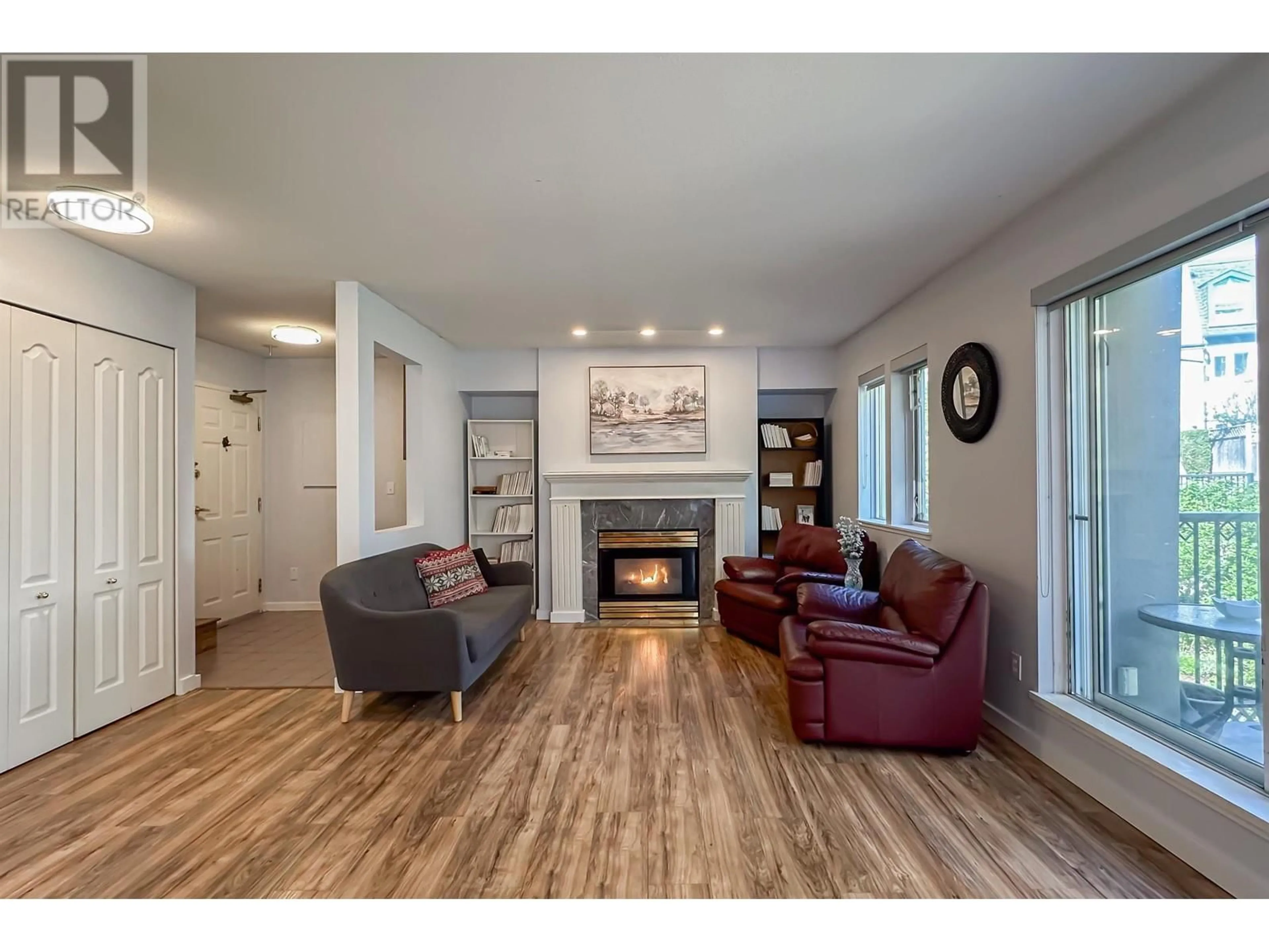 Living room with furniture, wood/laminate floor for 74 - 202 LAVAL STREET, Coquitlam British Columbia V3K6X6