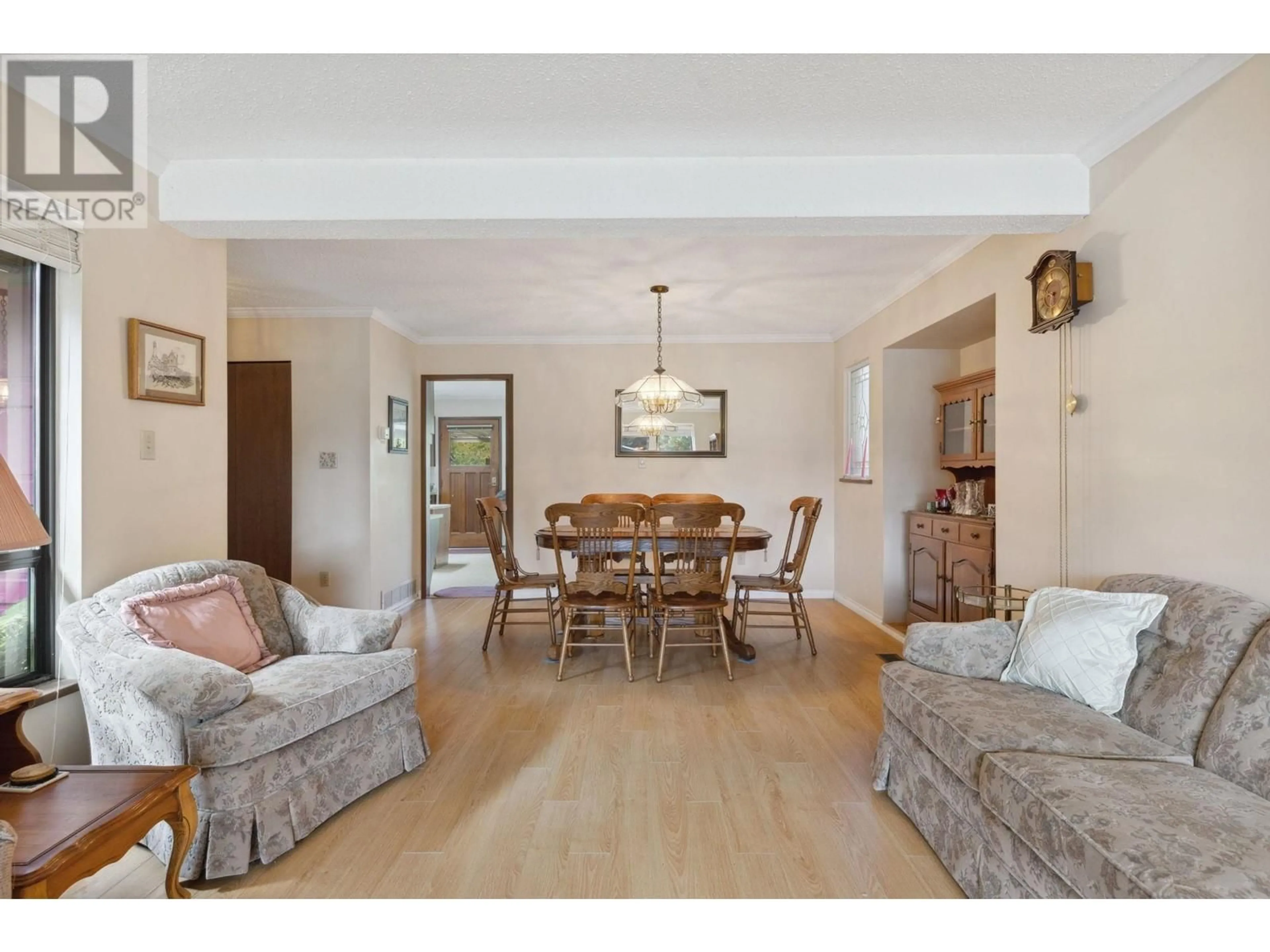 Living room with furniture, unknown for 193 67 STREET, Delta British Columbia V4L1M2
