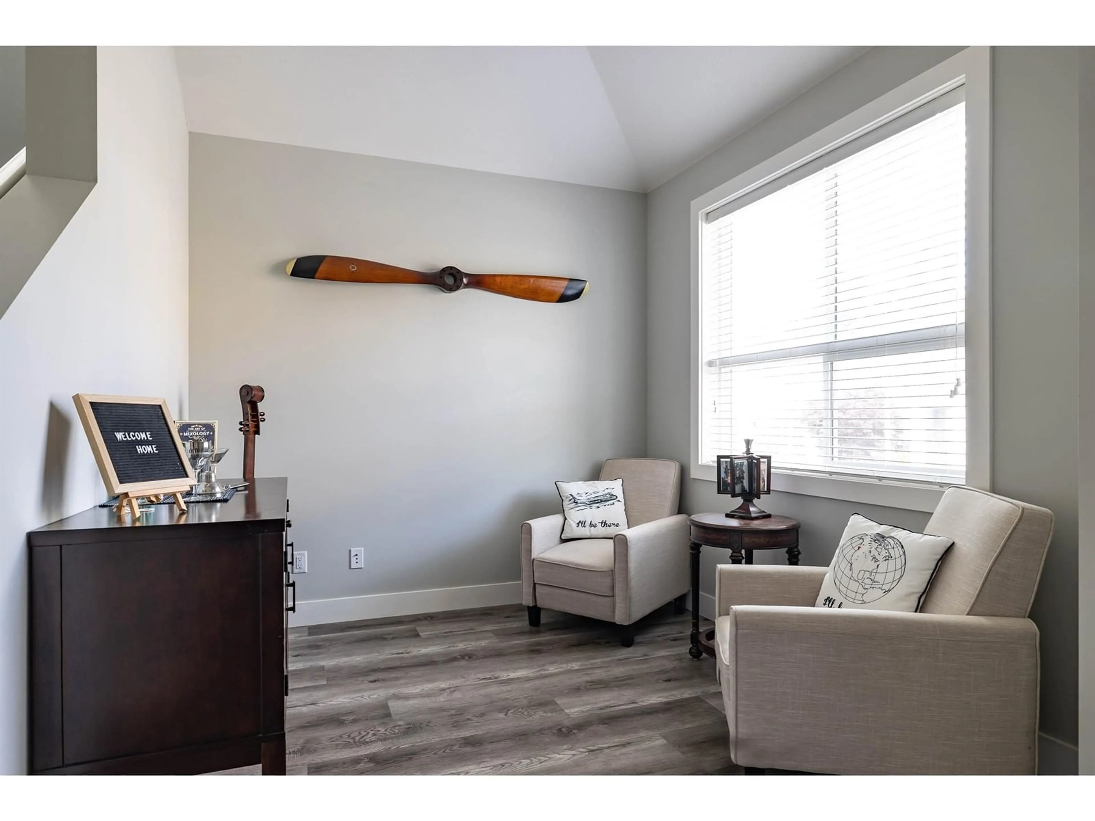 Living room with furniture, wood/laminate floor for 32574 ROSS, Mission British Columbia V2V0G1